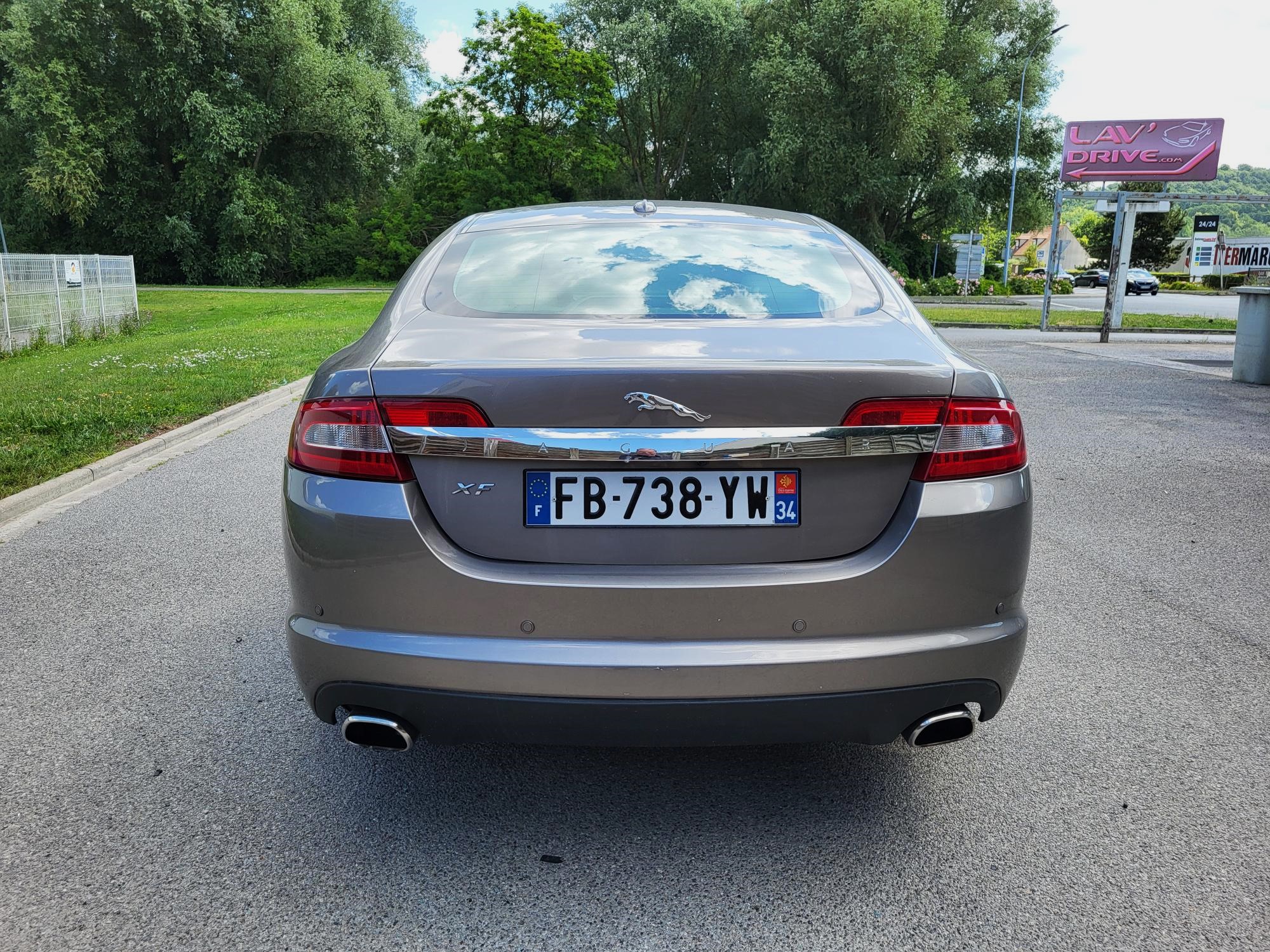 JAGUAR XF 4.2 V8 300 LUXE PREMIUM