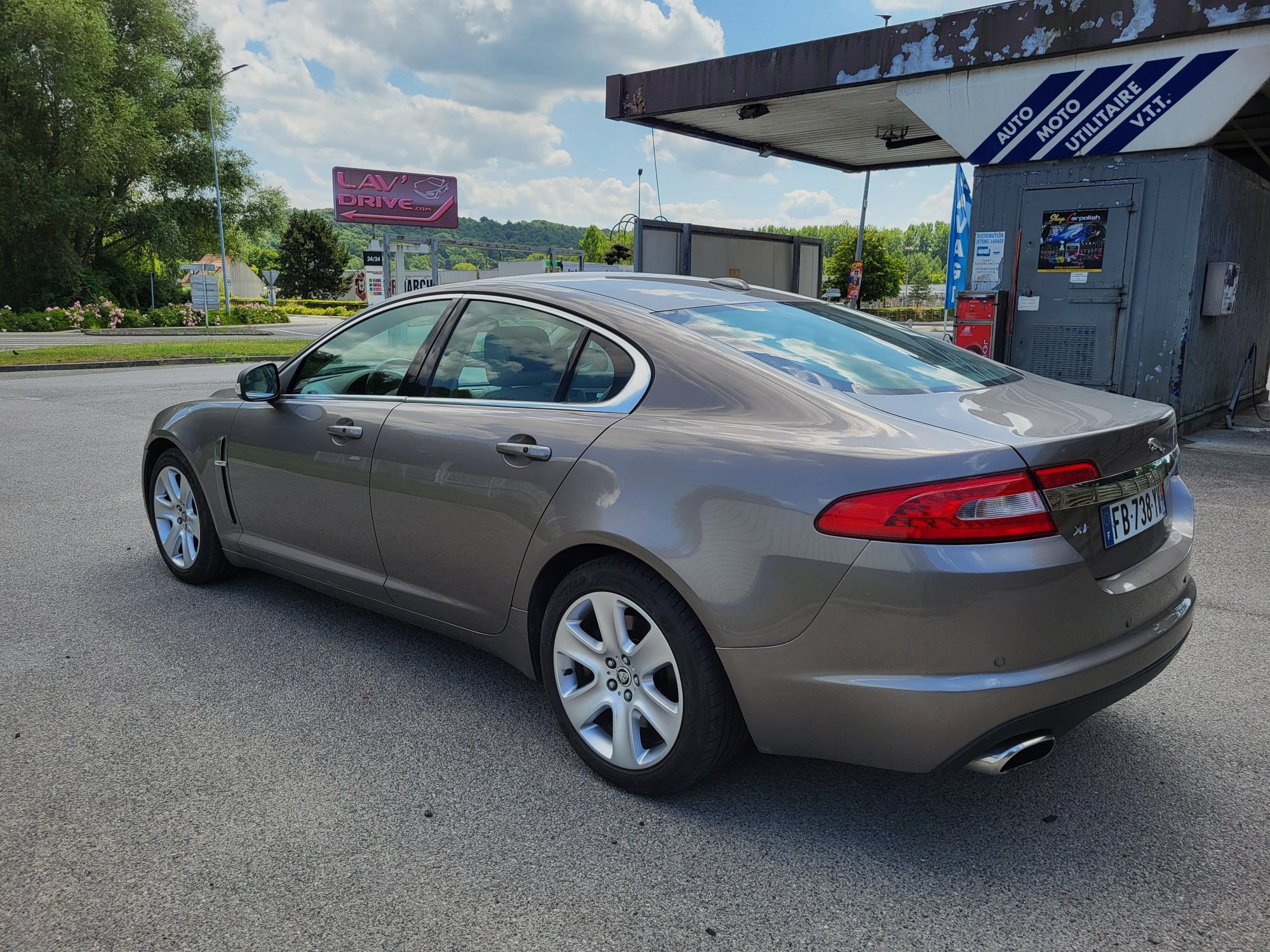 JAGUAR XF 4.2 V8 300 LUXE PREMIUM