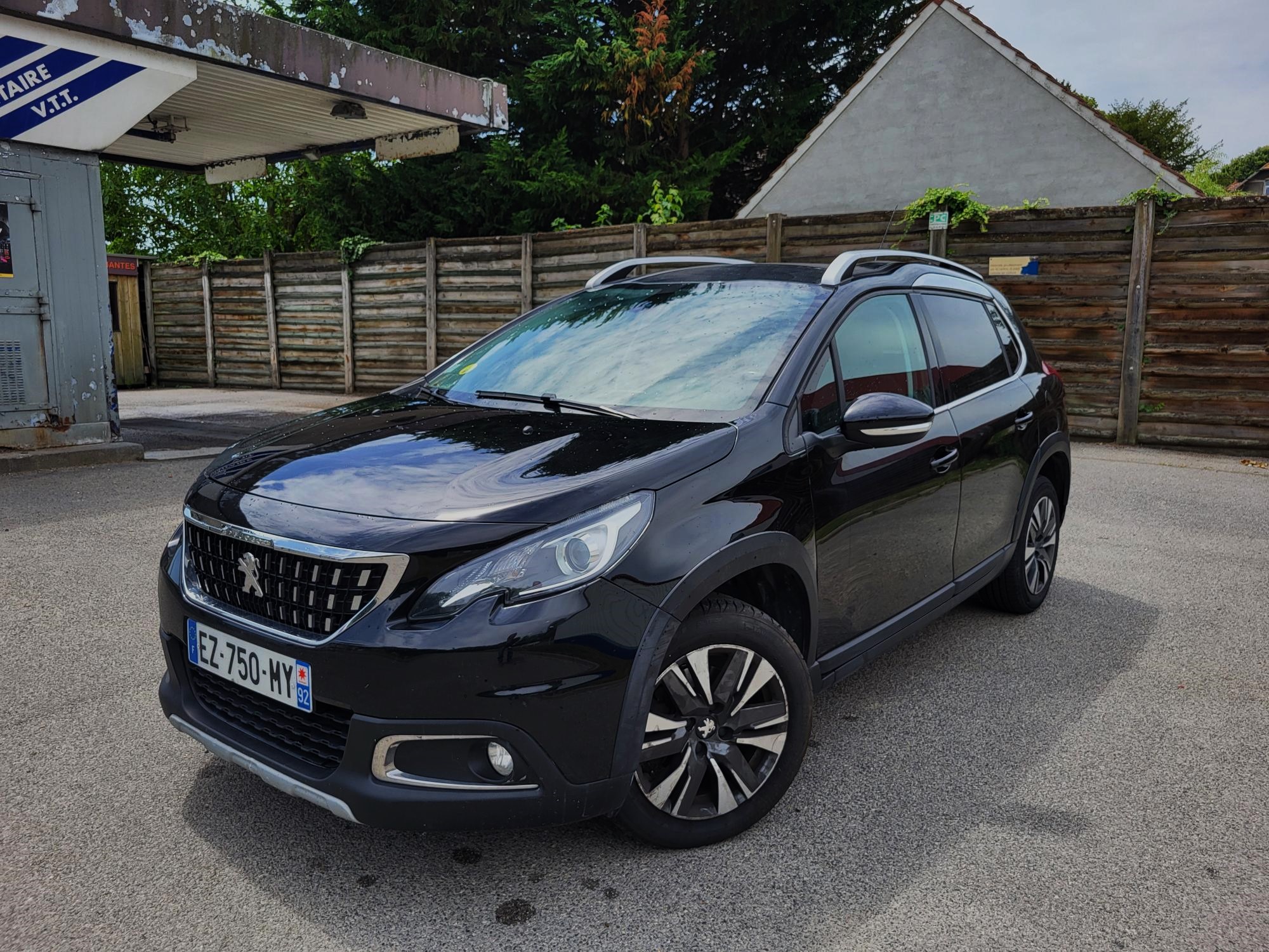PEUGEOT 2008 BLUEHDI 100 Allure