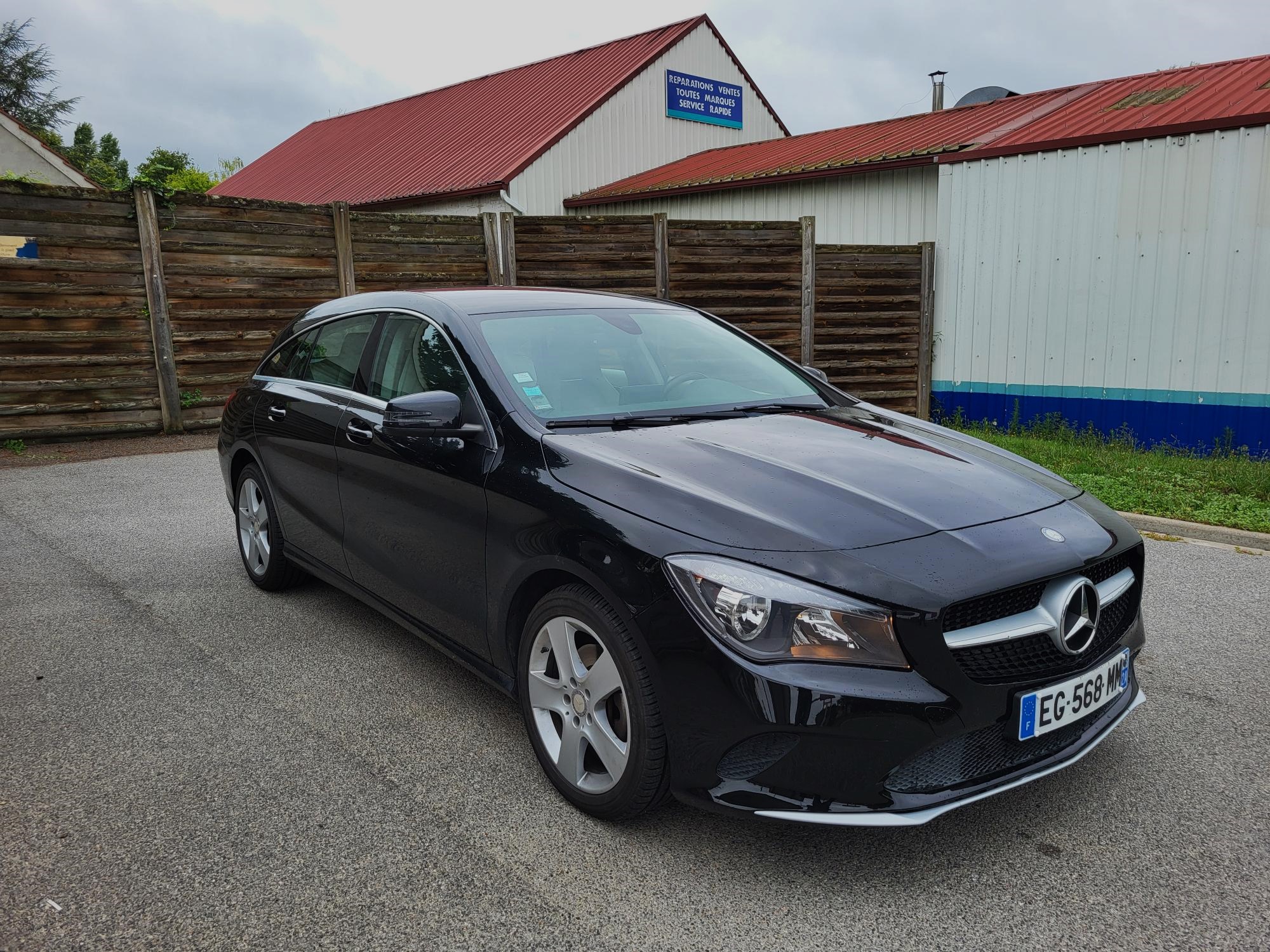Mercedes-Benz CLA Shooting Brake 200d 136