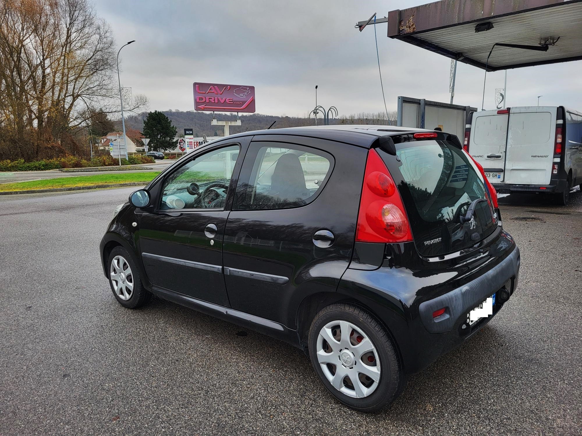 PEUGEOT 107 1.0e 70 bleu lion URBAN