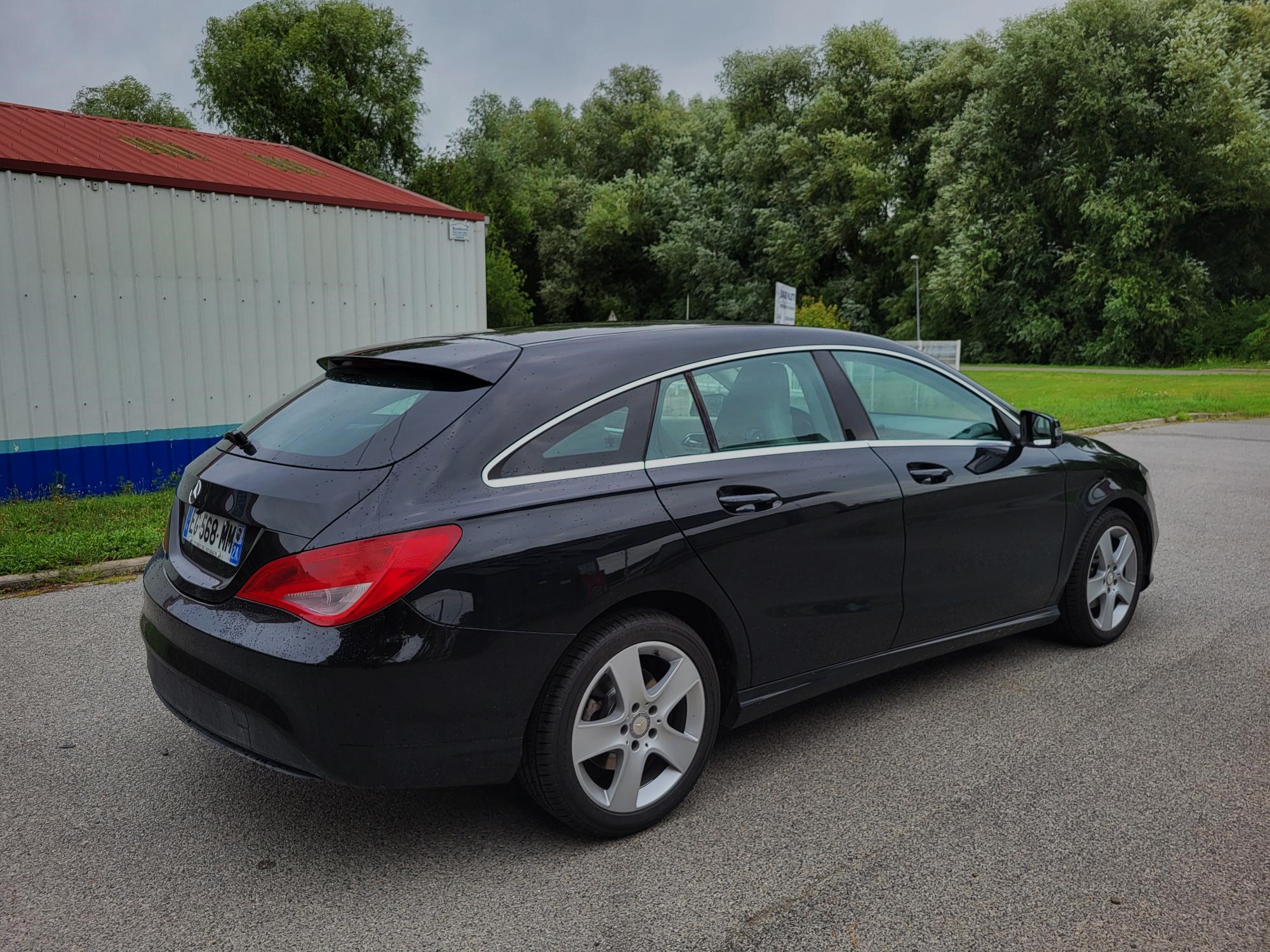 Mercedes-Benz CLA Shooting Brake 200d 136