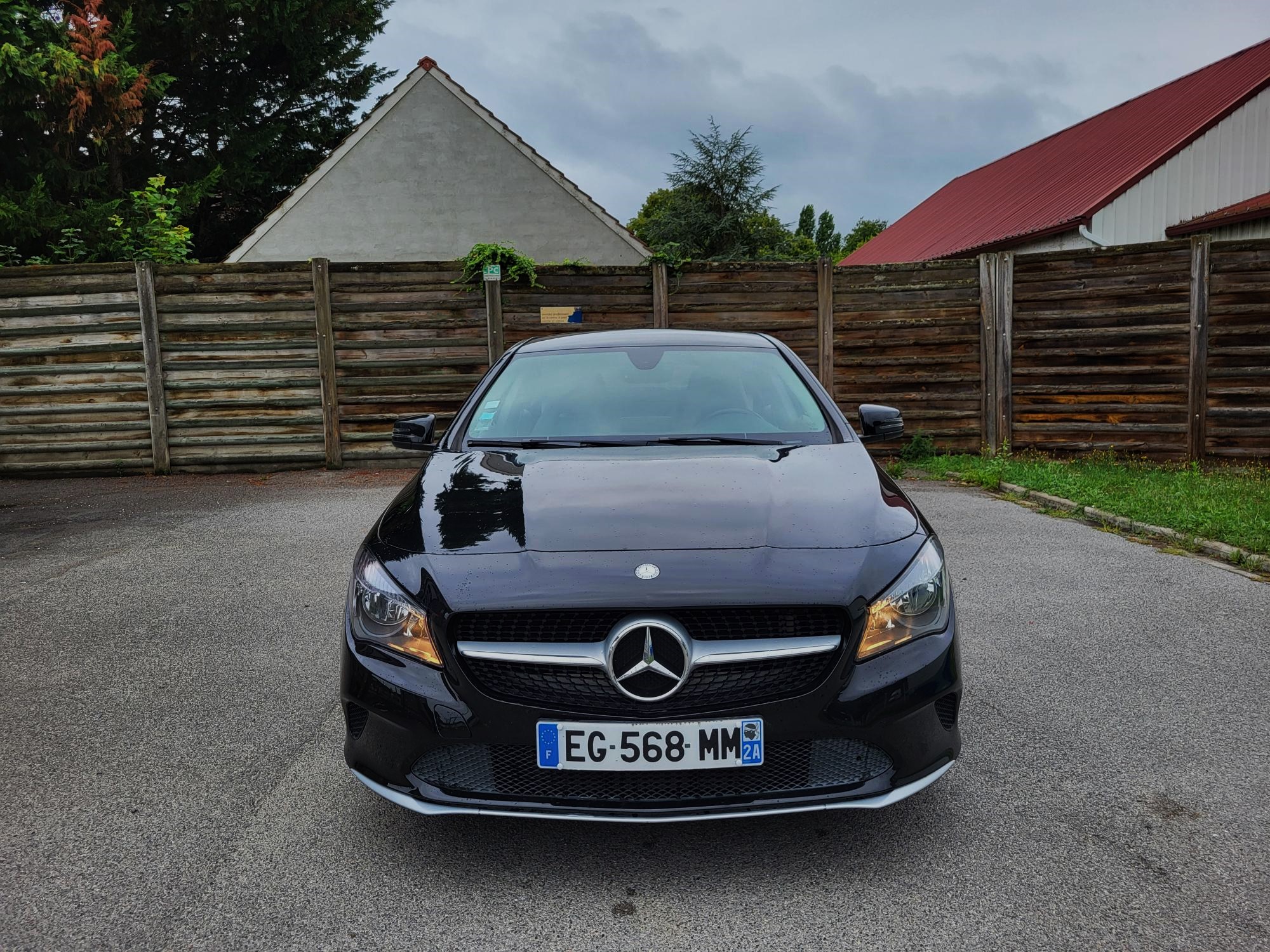 Mercedes-Benz CLA Shooting Brake 200d 136