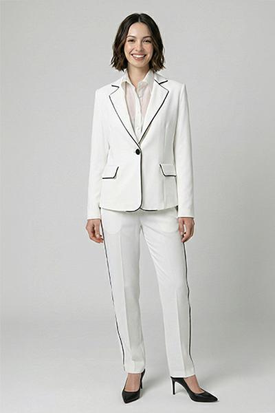 Completo con profili neri