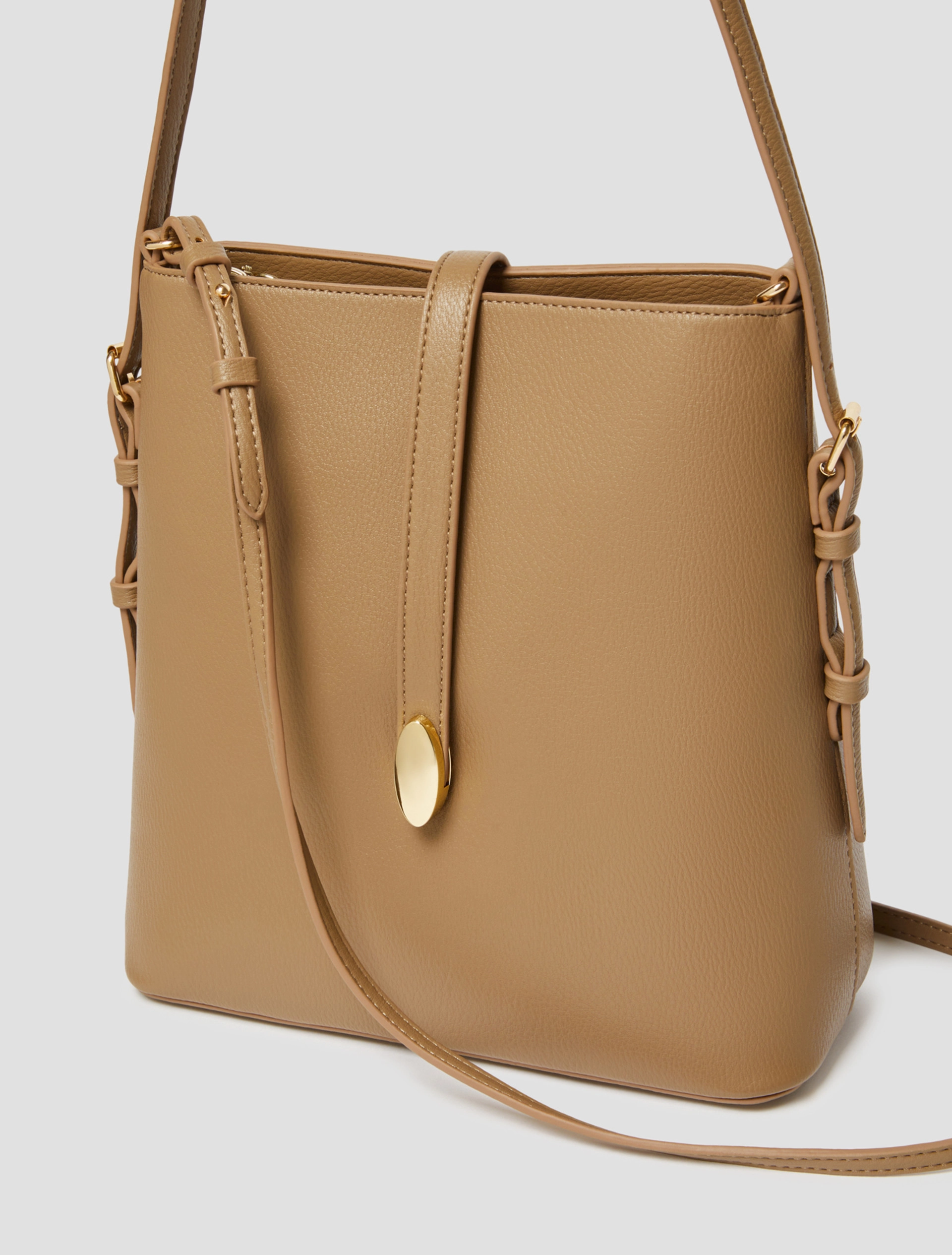 Borsa con manico e tracolla