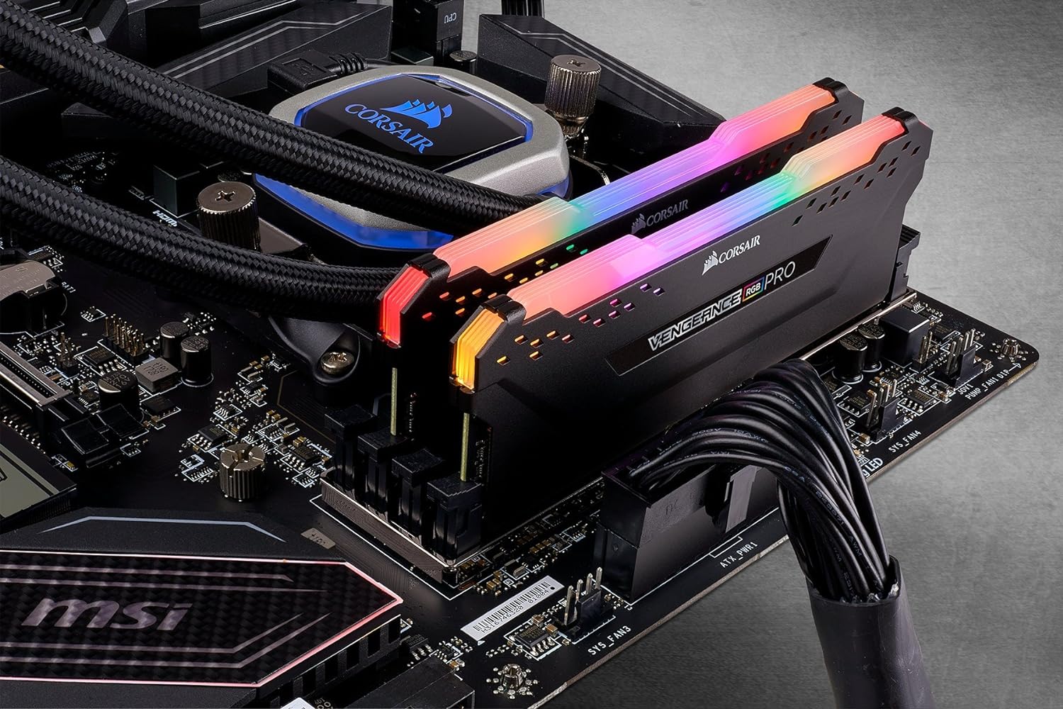  Corsair Vengeance RGB Pro 32 GB (2 x 16 GB) DDR4 3600 MHz 