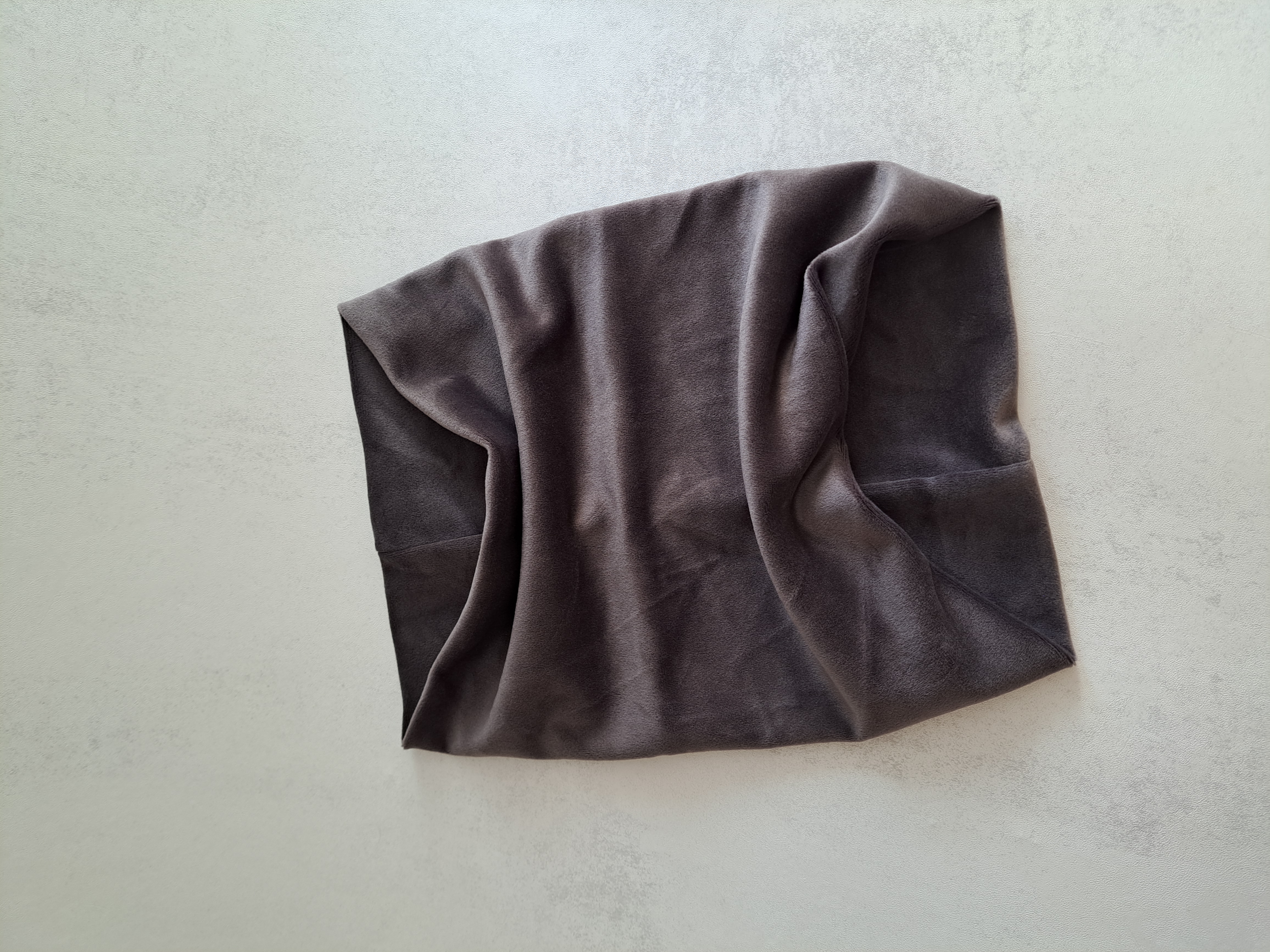 Veliūrinė mova. Pilka