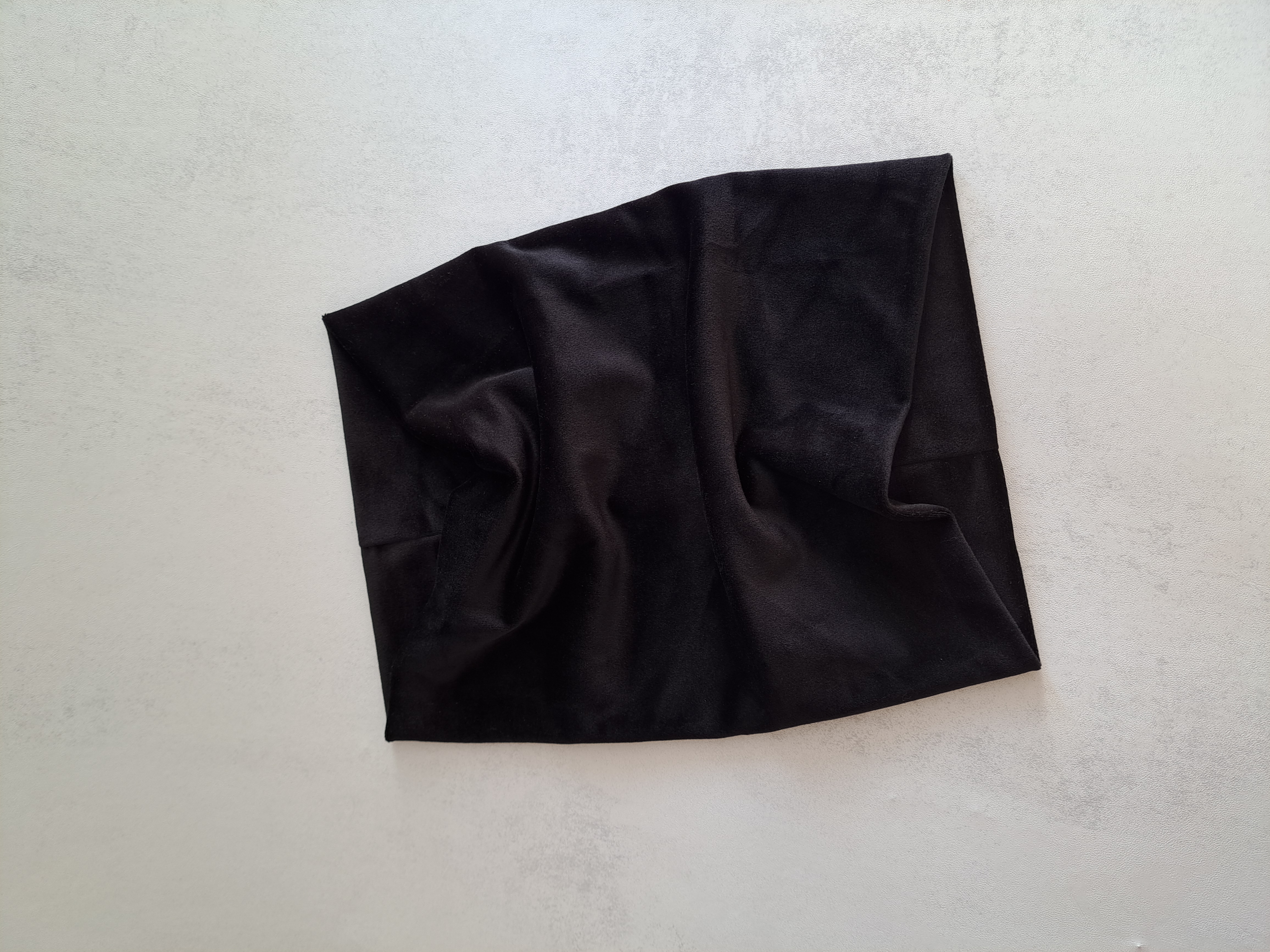 Veliūrinė mova. Juoda