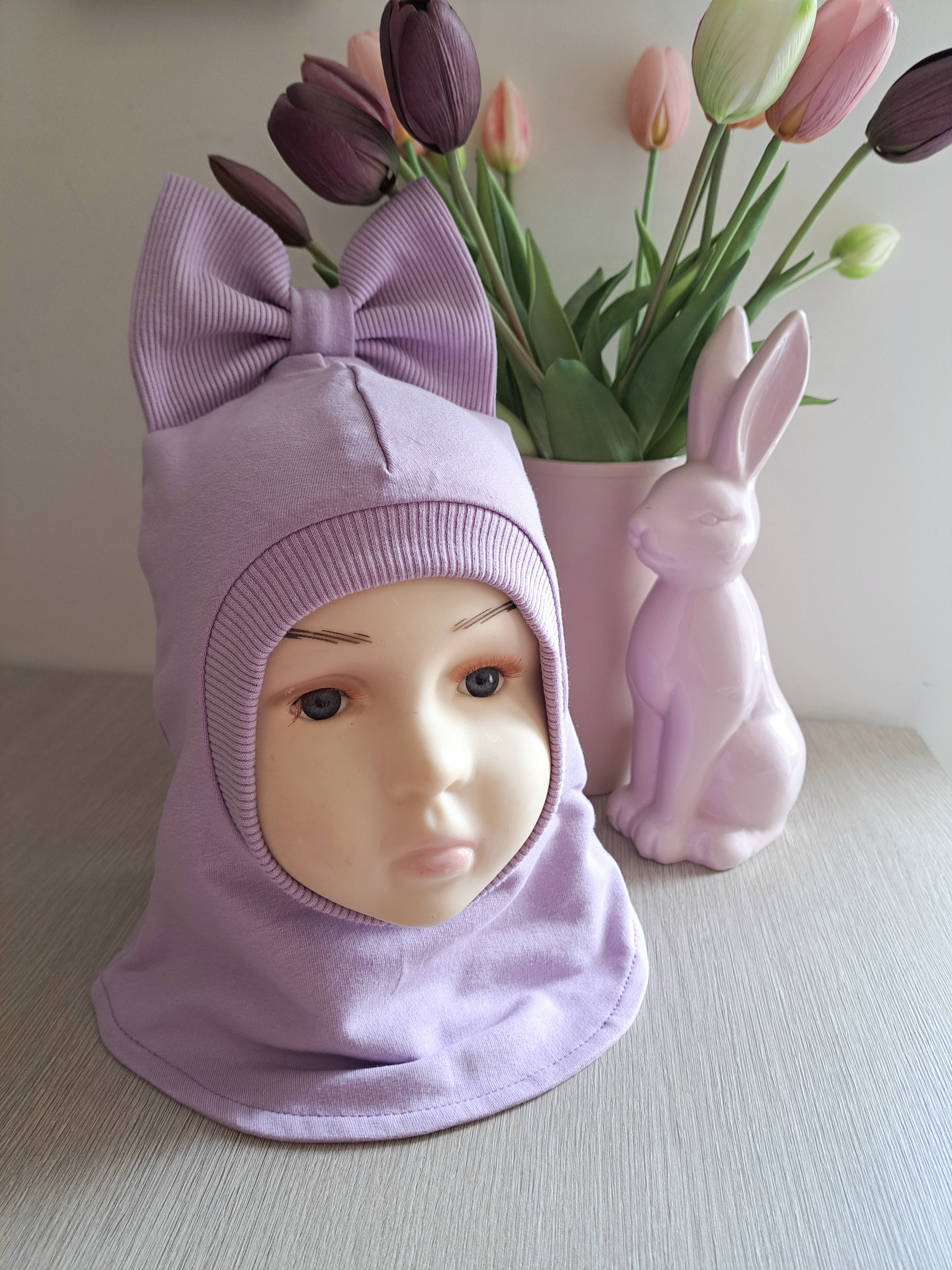 Alyvinis šalmukas su kaspinu