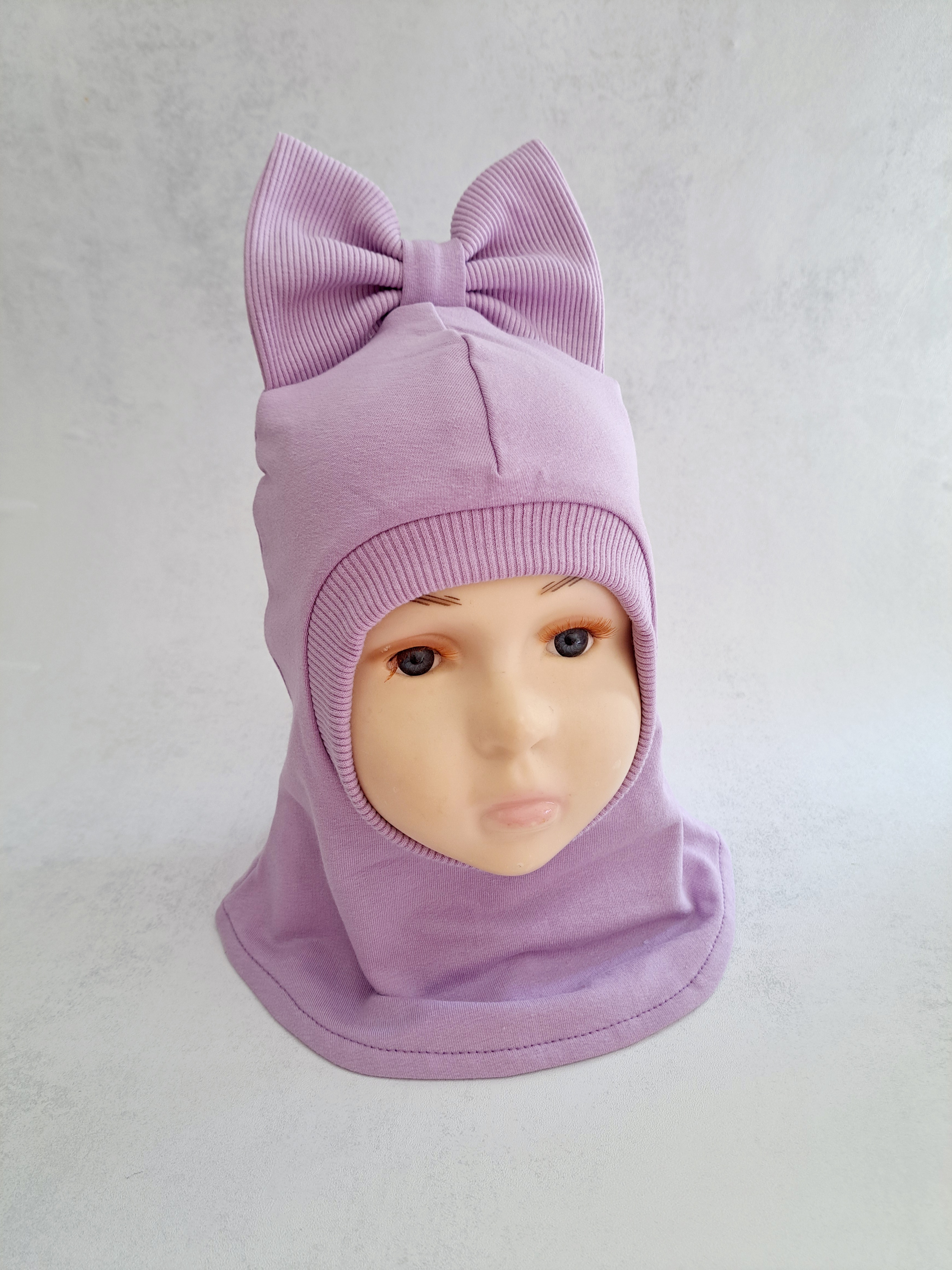 Alyvinis šalmukas su kaspinu