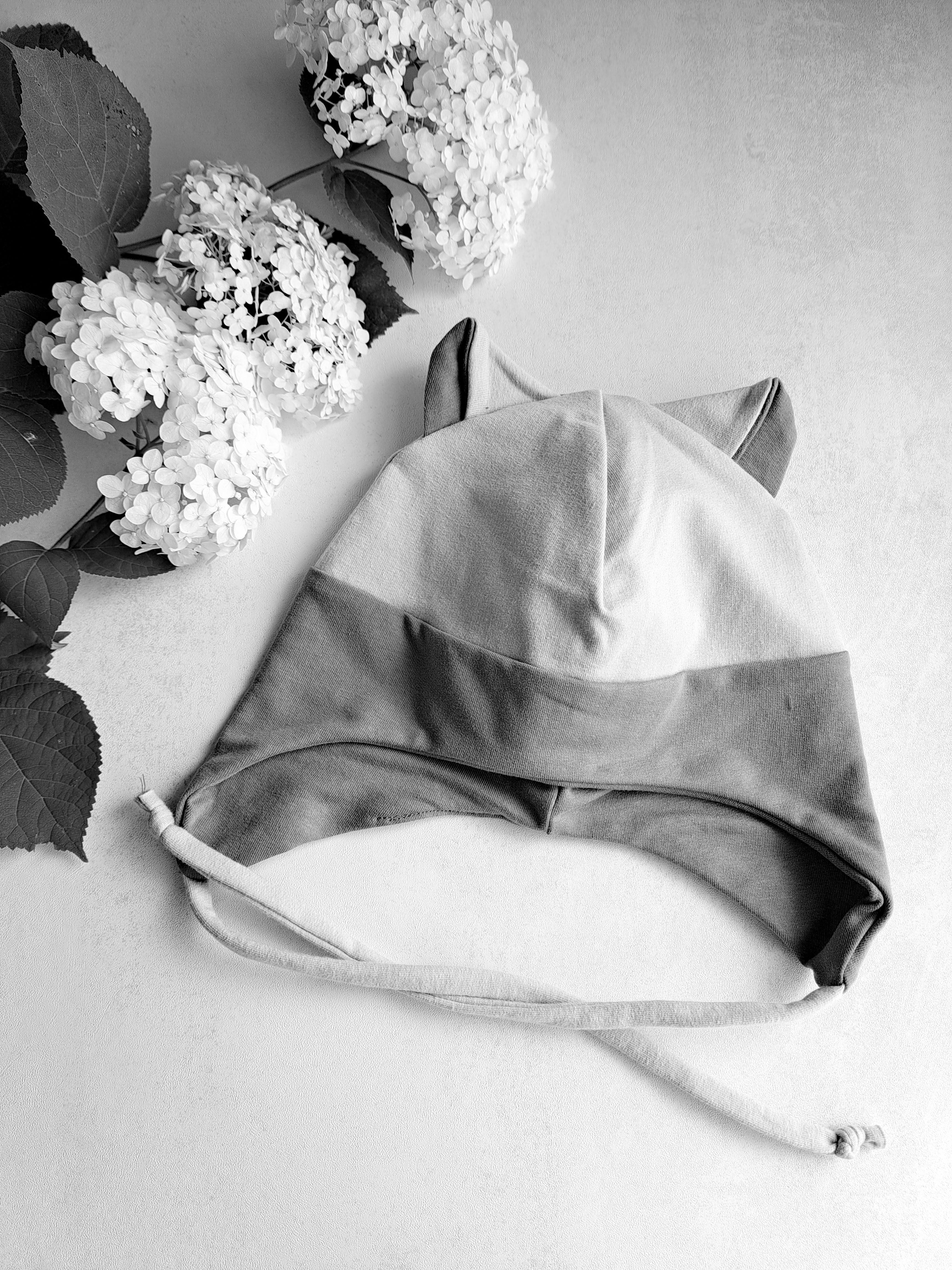 Kepurė su raišteliais. Individualus užsakymas