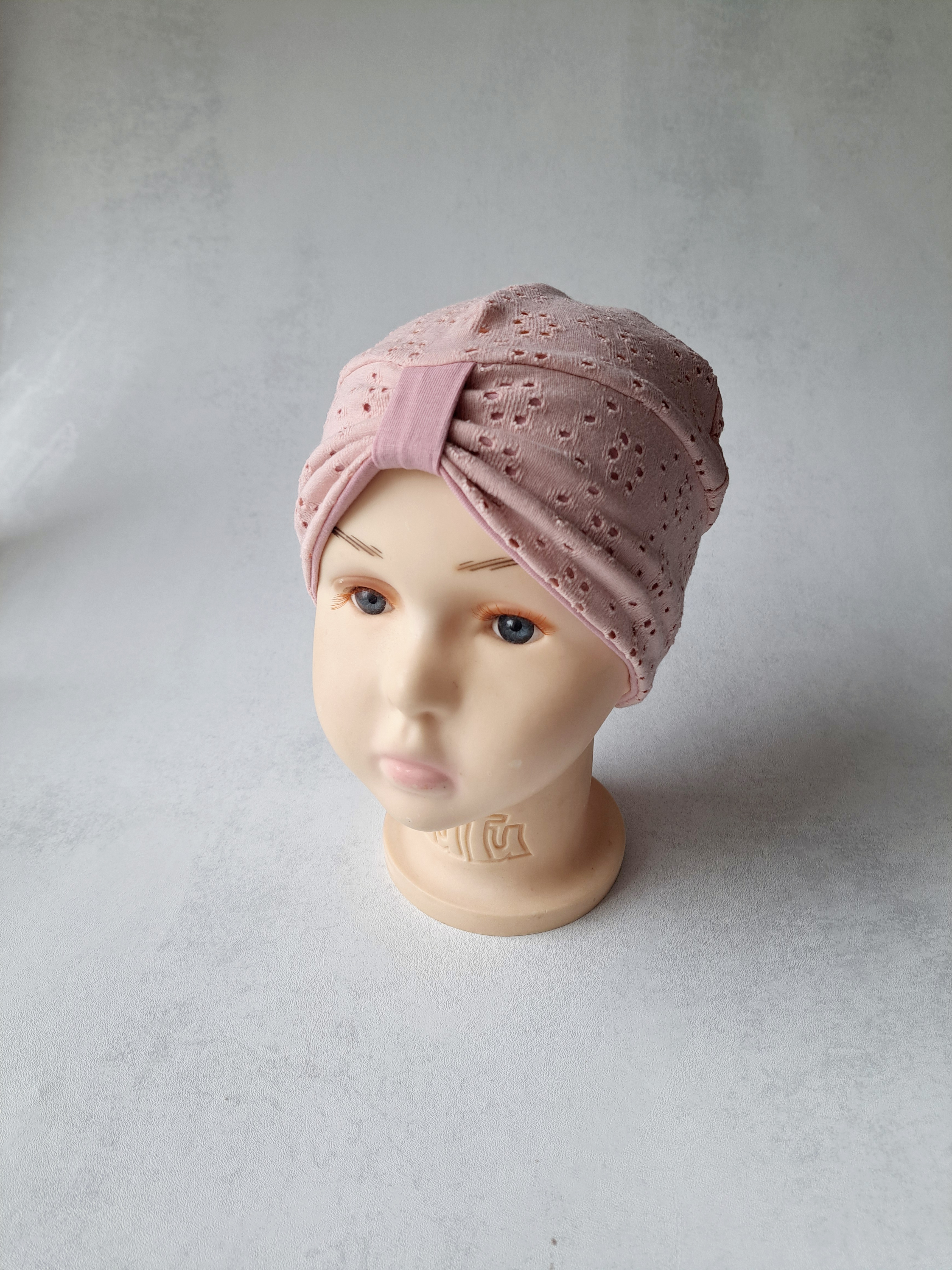 Pelenų rožės turbanas su kaspinu