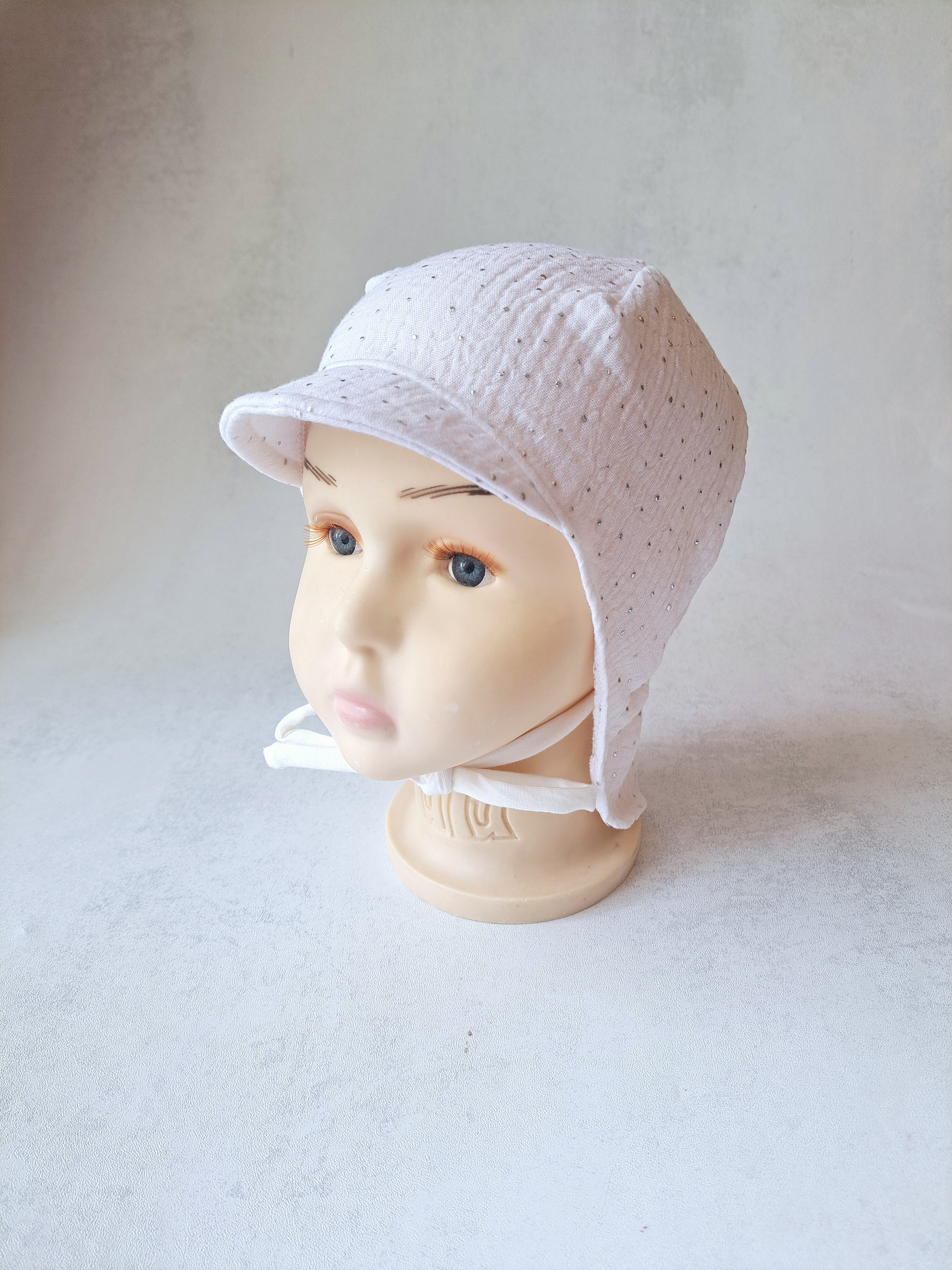 Muslino kepurė su snapeliu ir kaklo apsauga