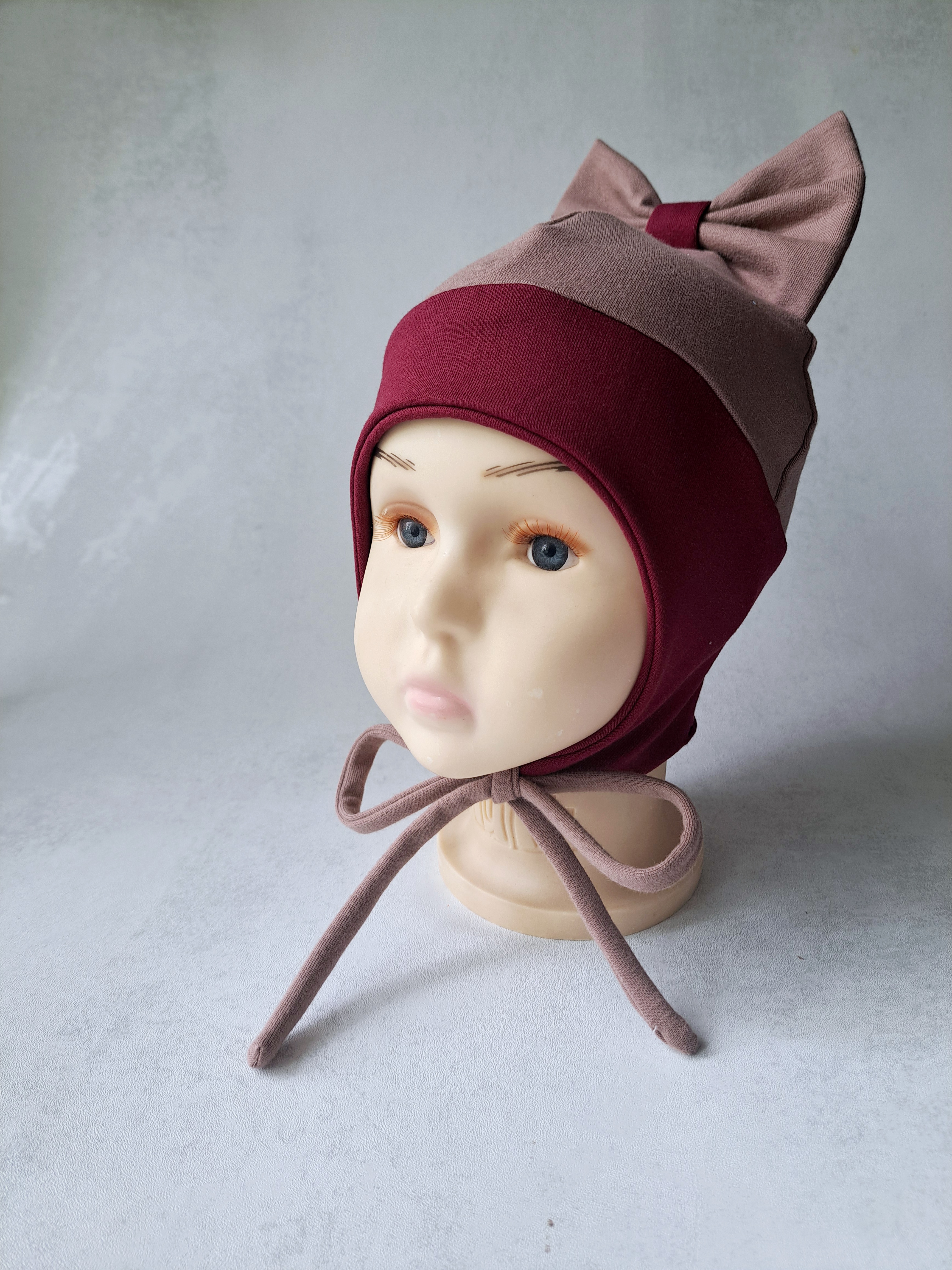 (48d) Rudeninė kepurė su raišteliais