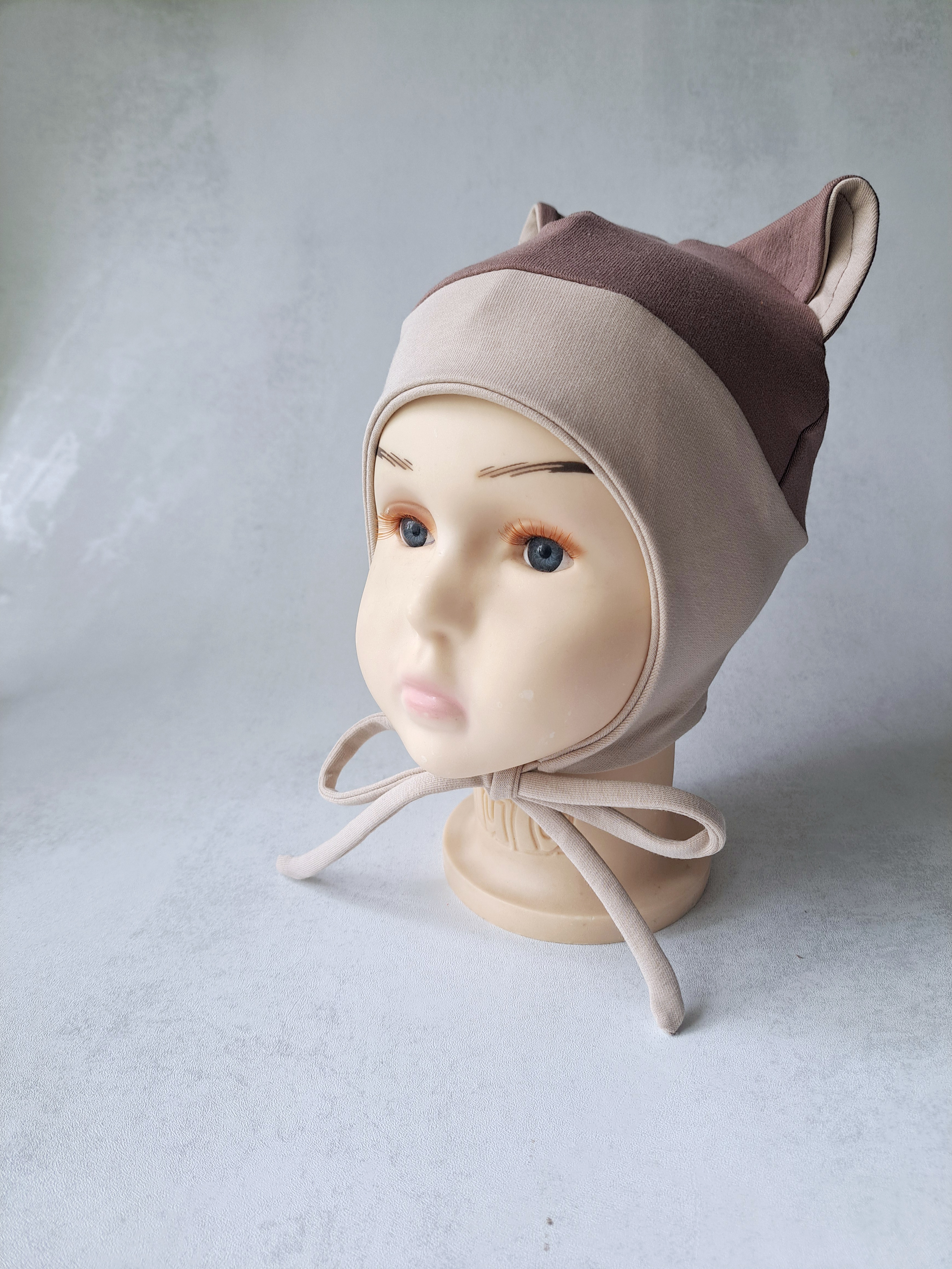 (46d) Rudeninė kepurė su raišteliais