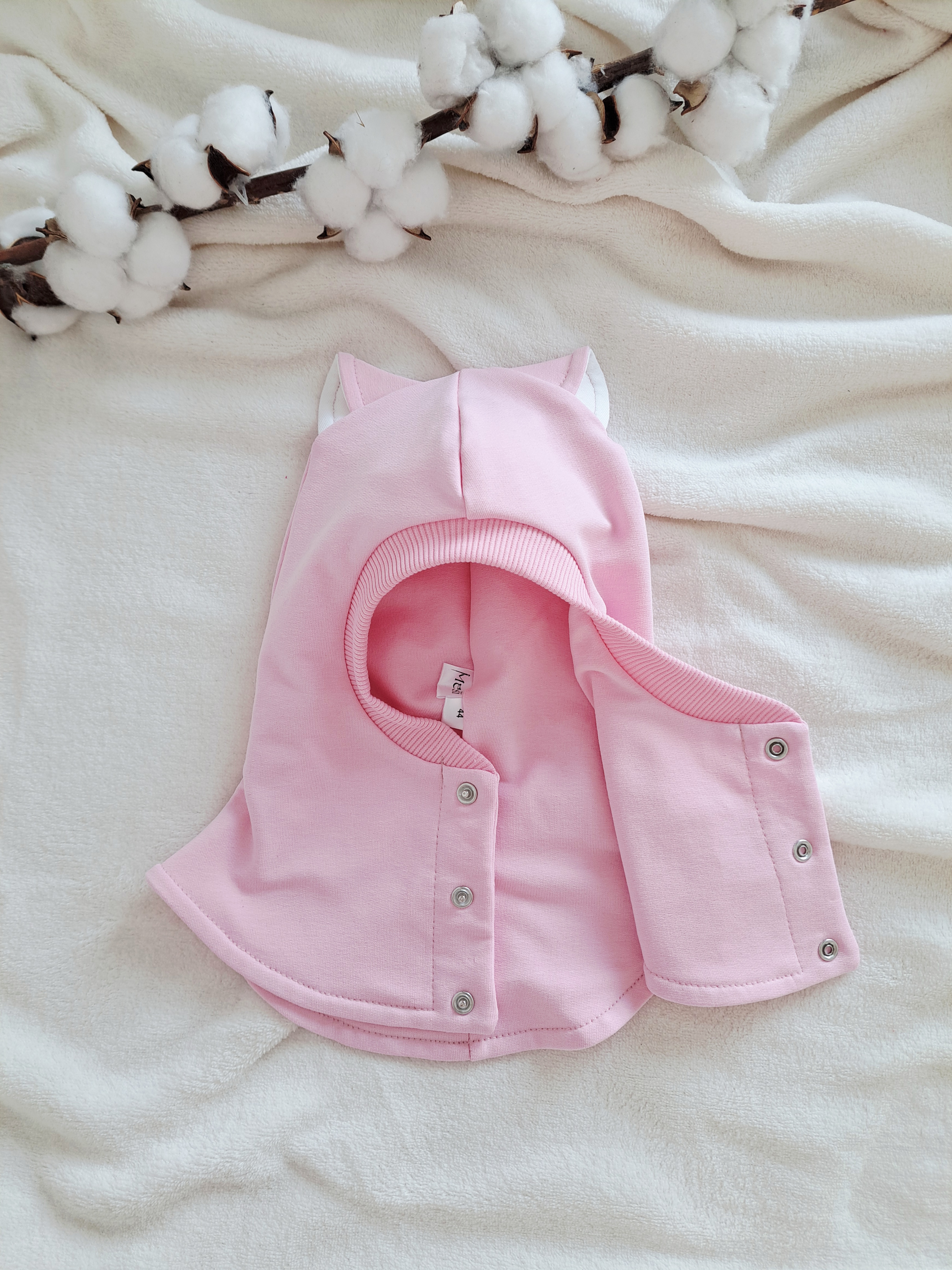 Pavasarinis šalmukas, Rožinis kačiukas