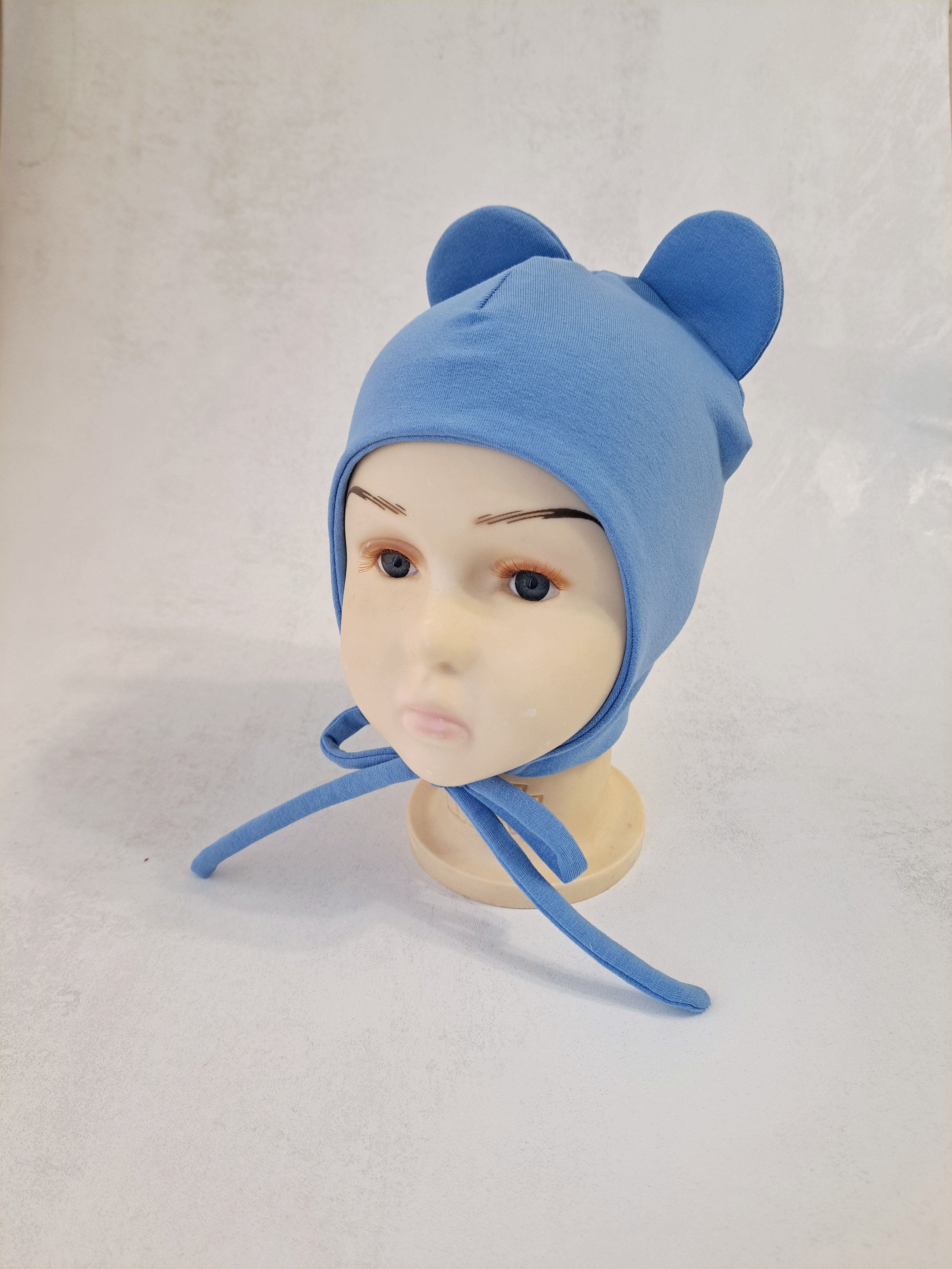 (48d) Rudeninė kepurė su raišteliais