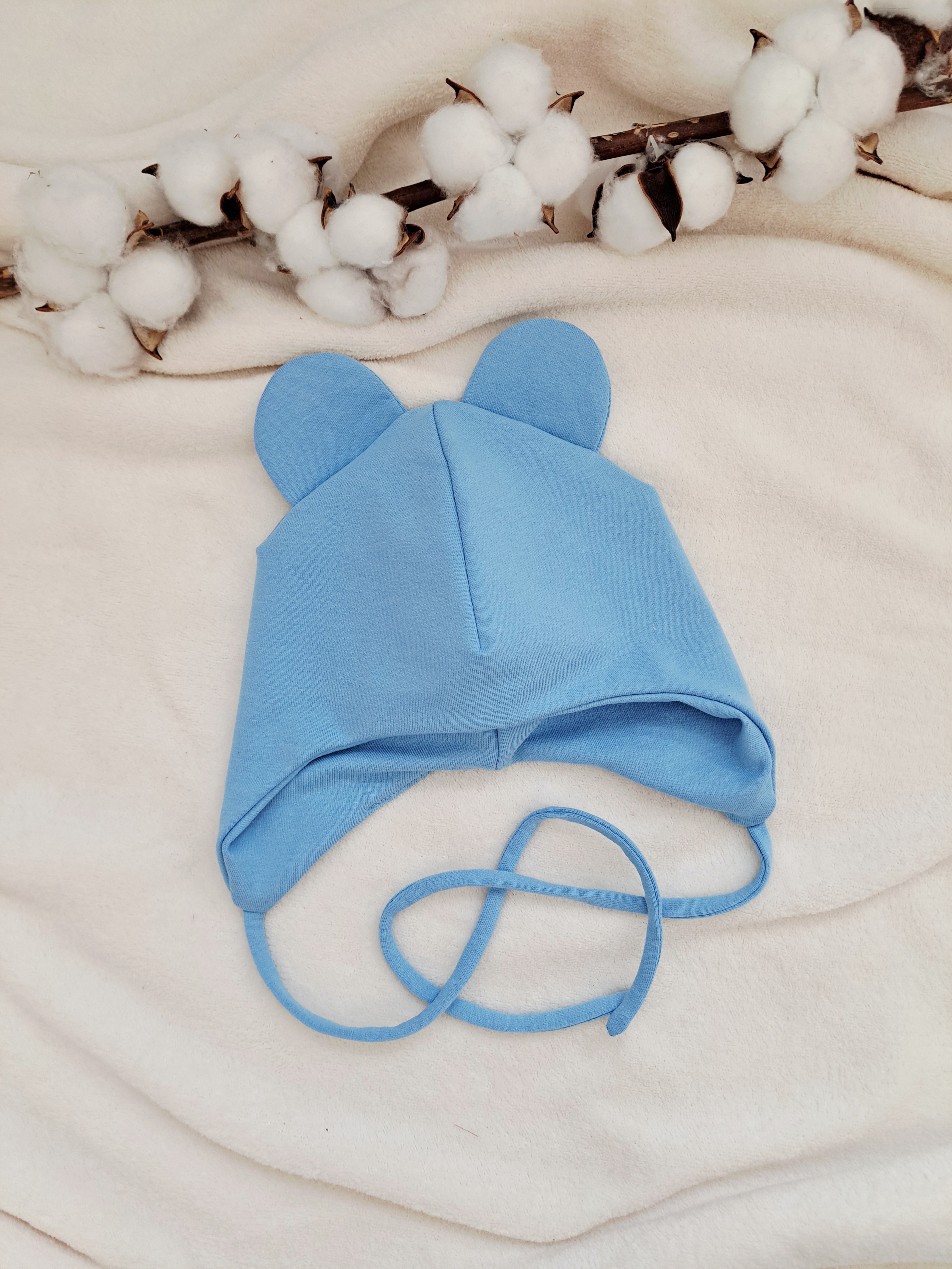 Kepurė su raišteliais, žydra