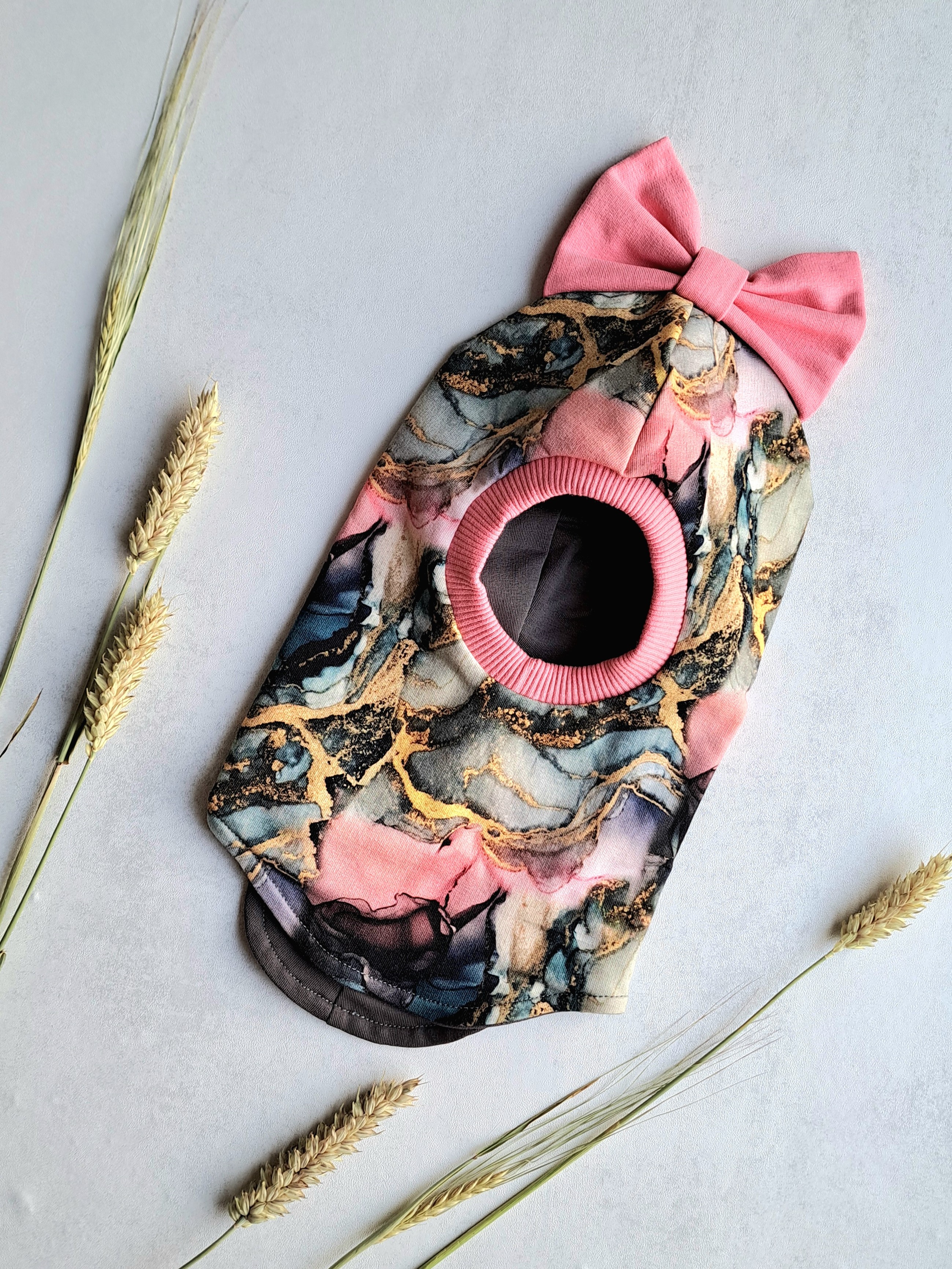 (44d, 46d, 48d, 50d) Šalmukas, koralinis marmuras