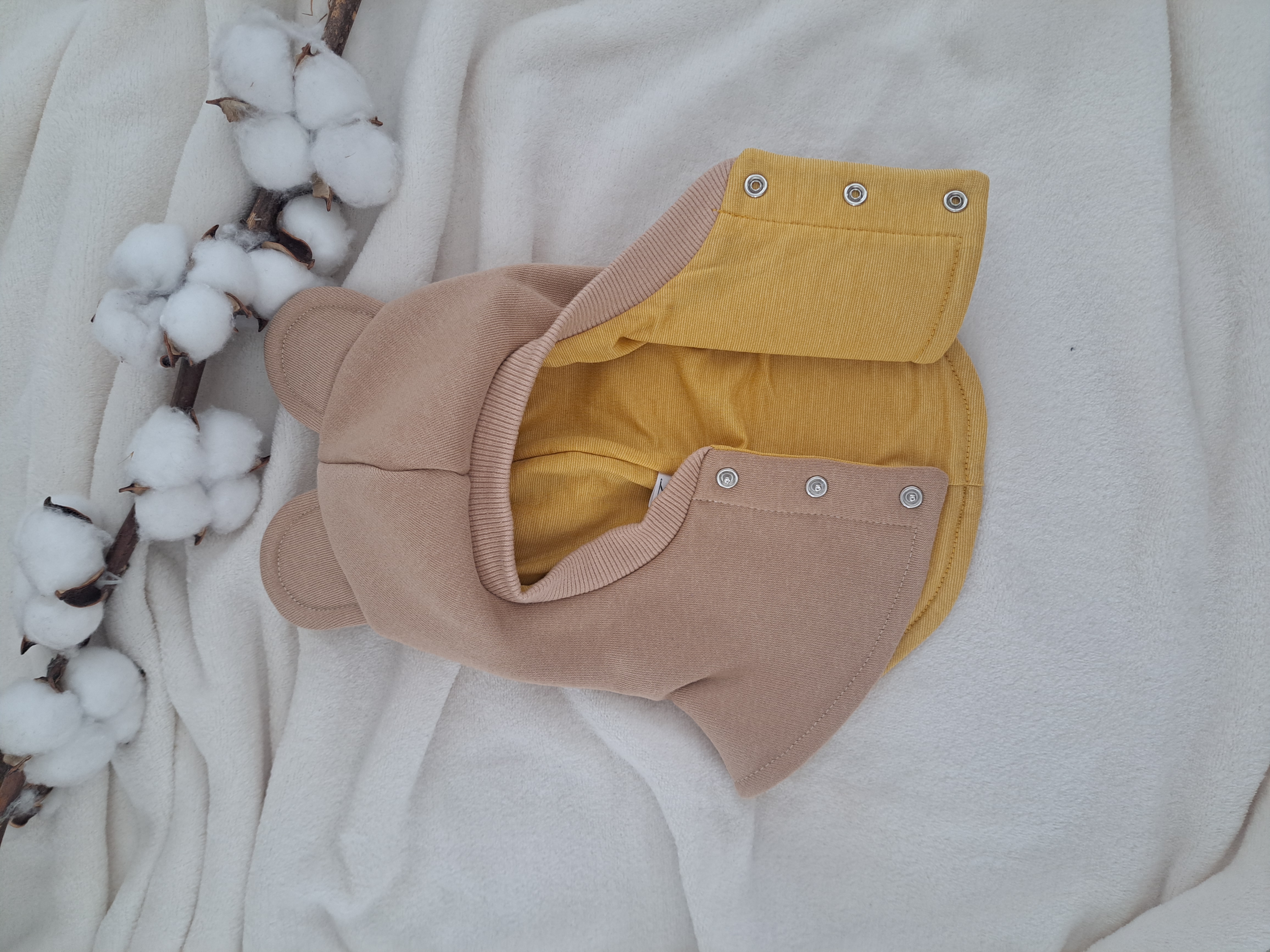 Žieminis šalmukas, Kreminis 2