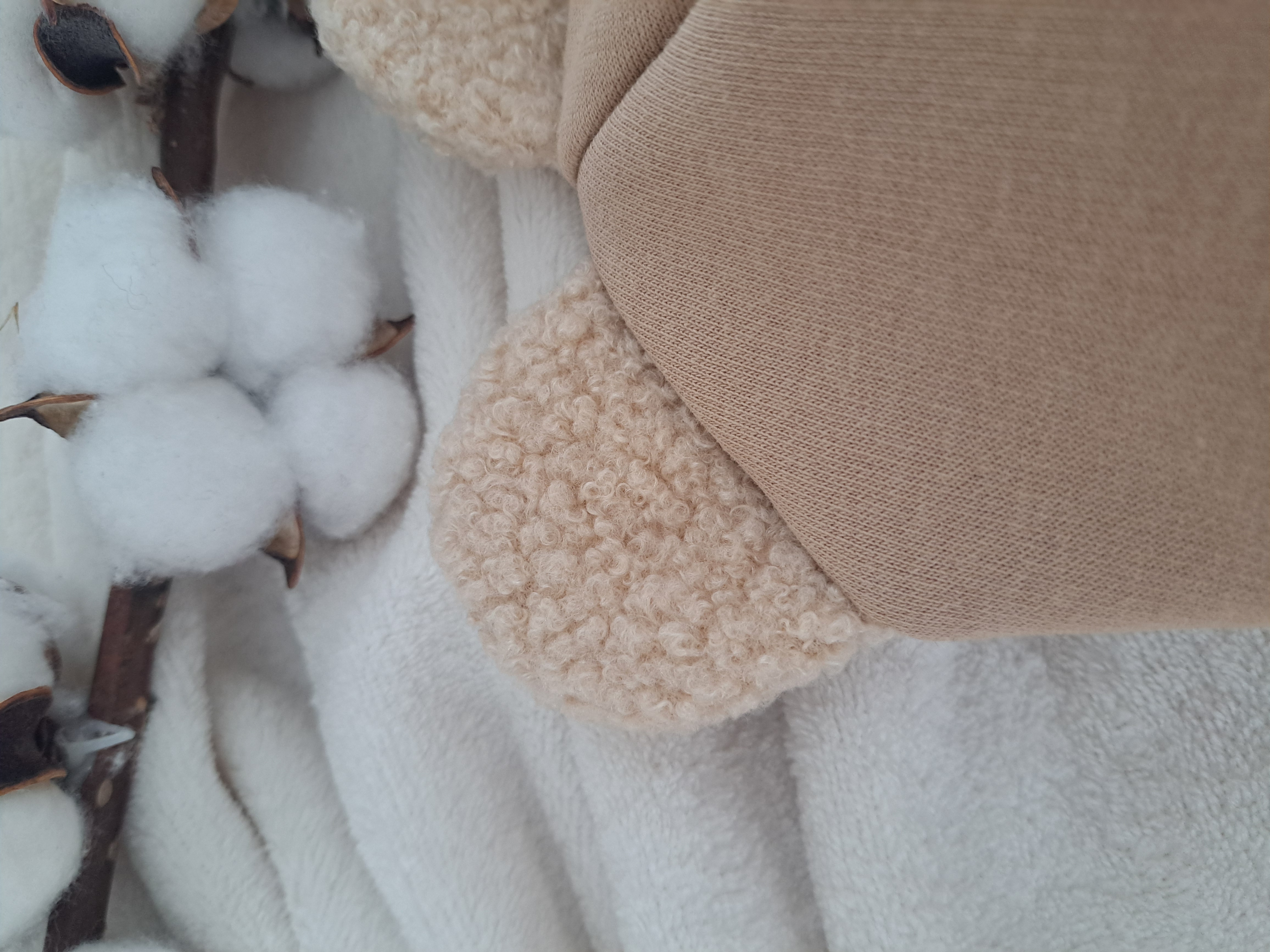 Žieminis šalmukas, Kreminis