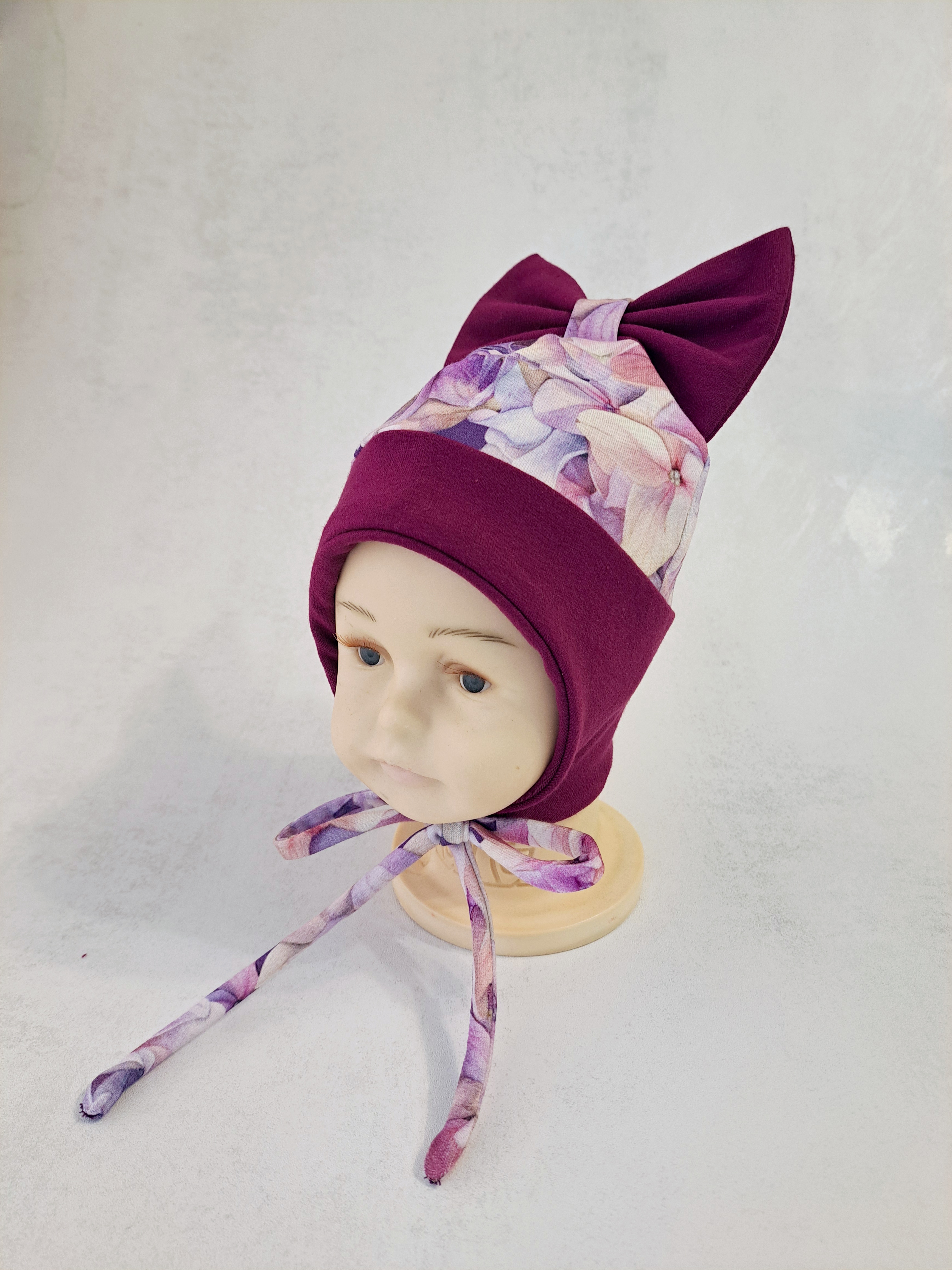 (40d) Rudeninė kepurė su raišteliais