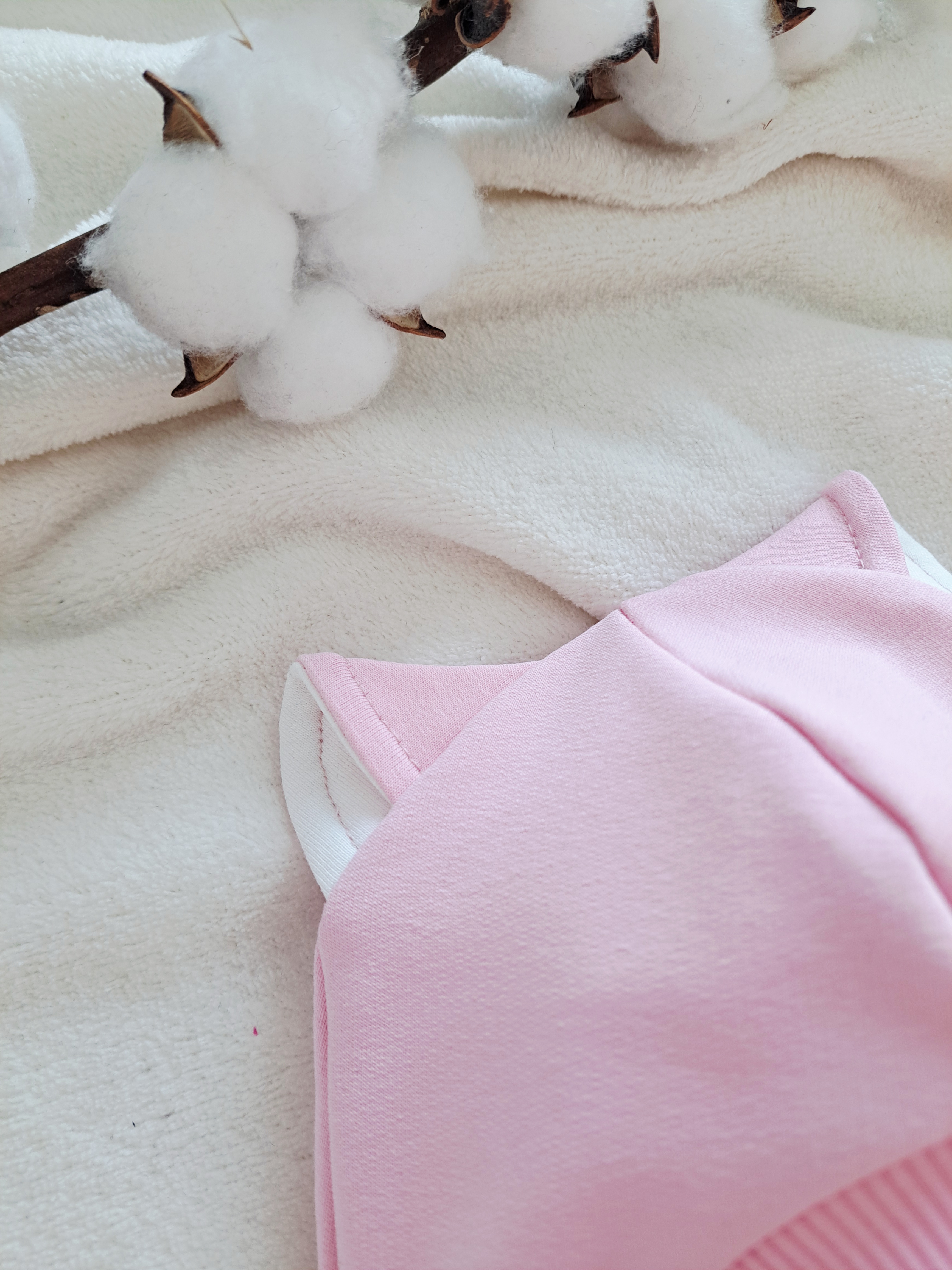 Pavasarinis šalmukas, Rožinis kačiukas