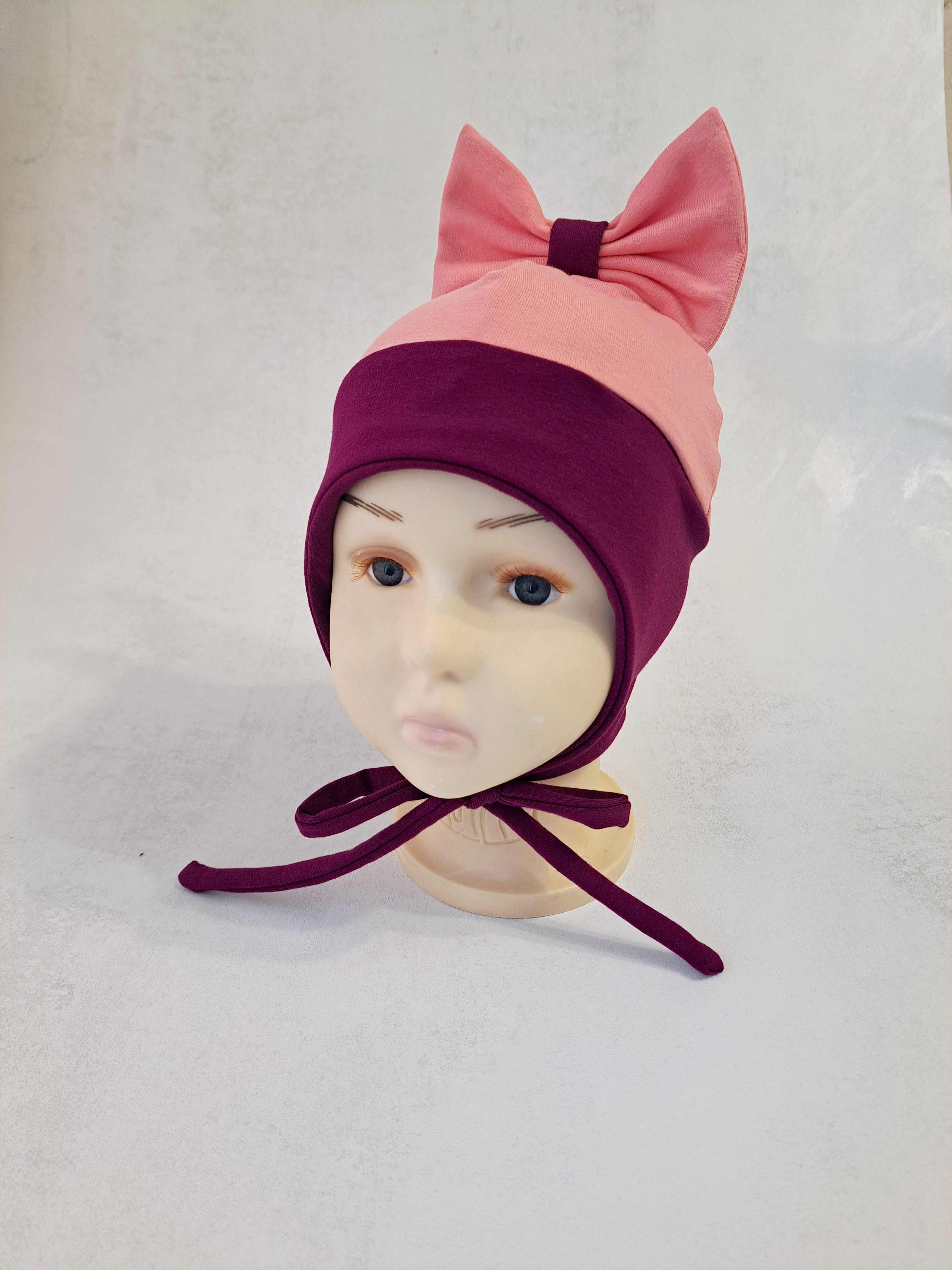 (48d) Rudeninė kepurė su raišteliais