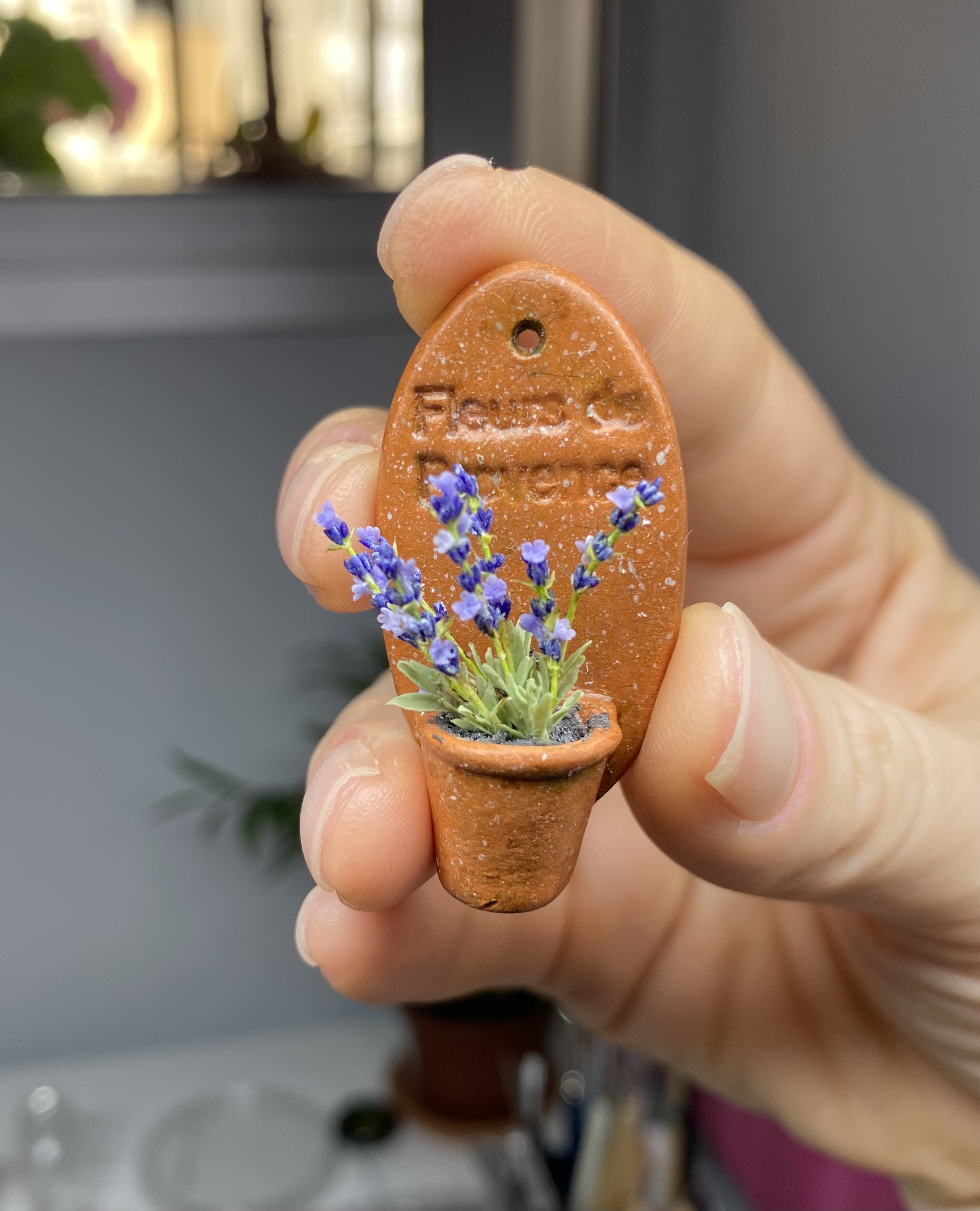 Miniature lavender in pot, Scale 1/12