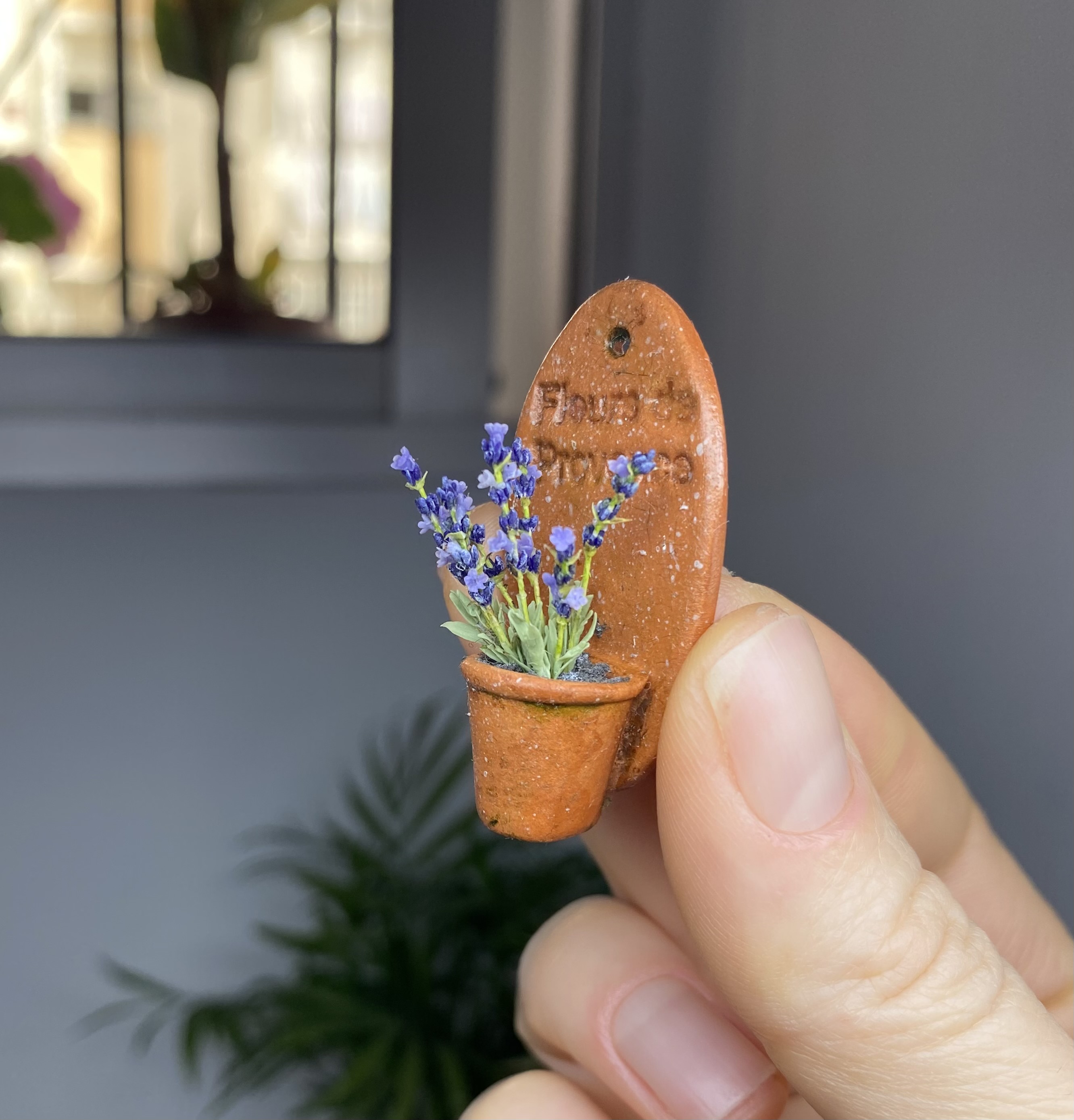 Miniature lavender in pot, Scale 1/12