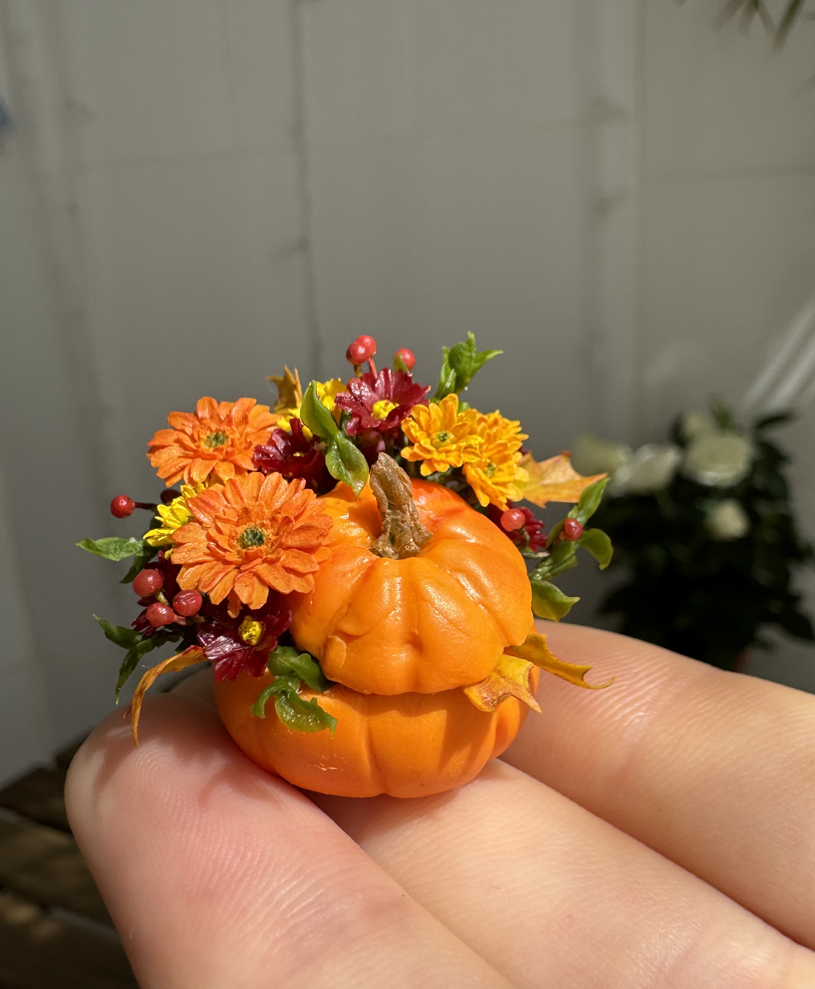Flower arrangement with gerberas