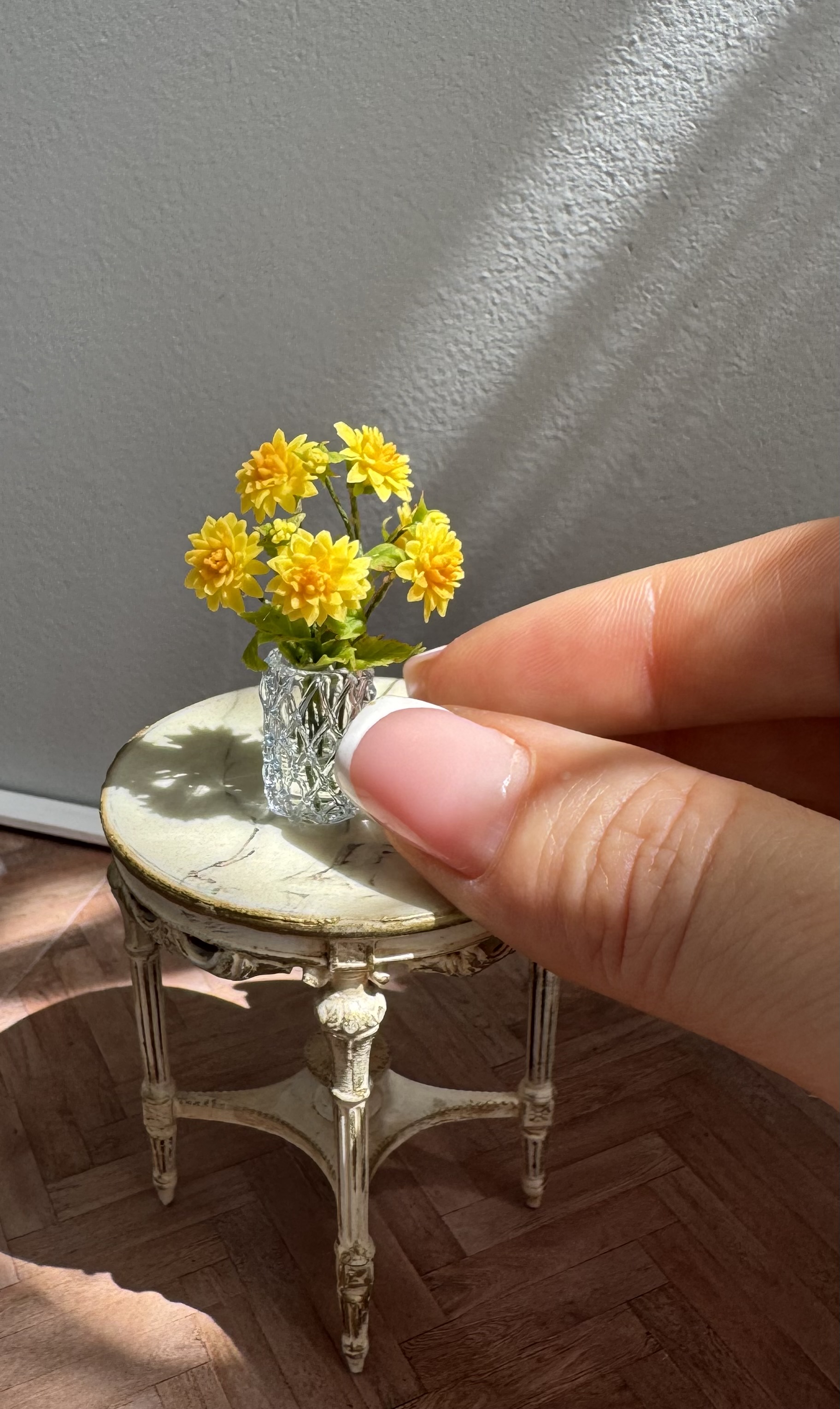 Yellow dahlias bouquet 