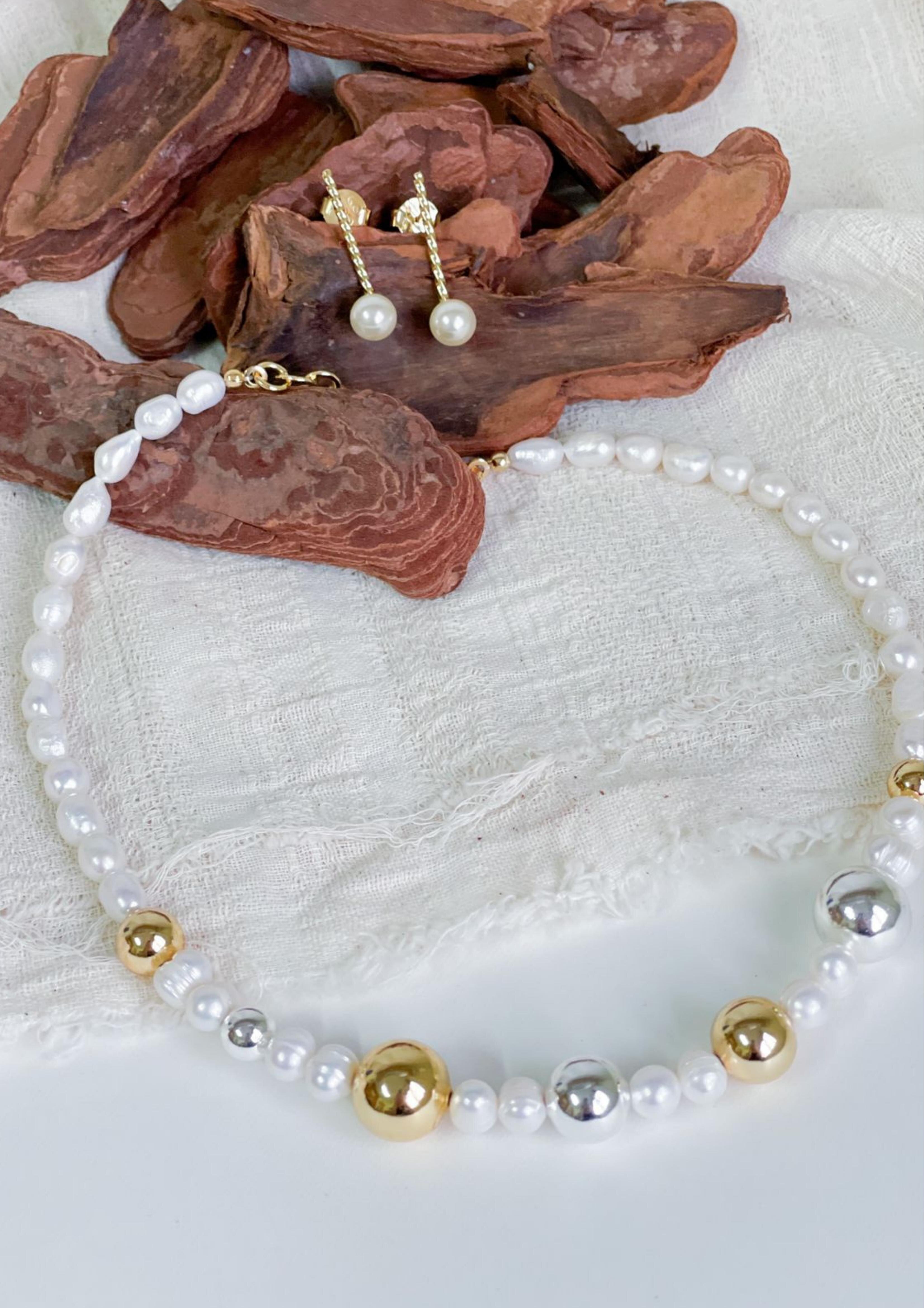 Colar Pérolas e Bolas