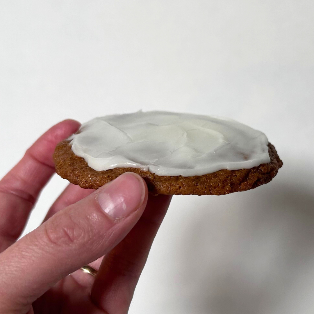 Soft Gingerbread Cookies - 6 Cookies