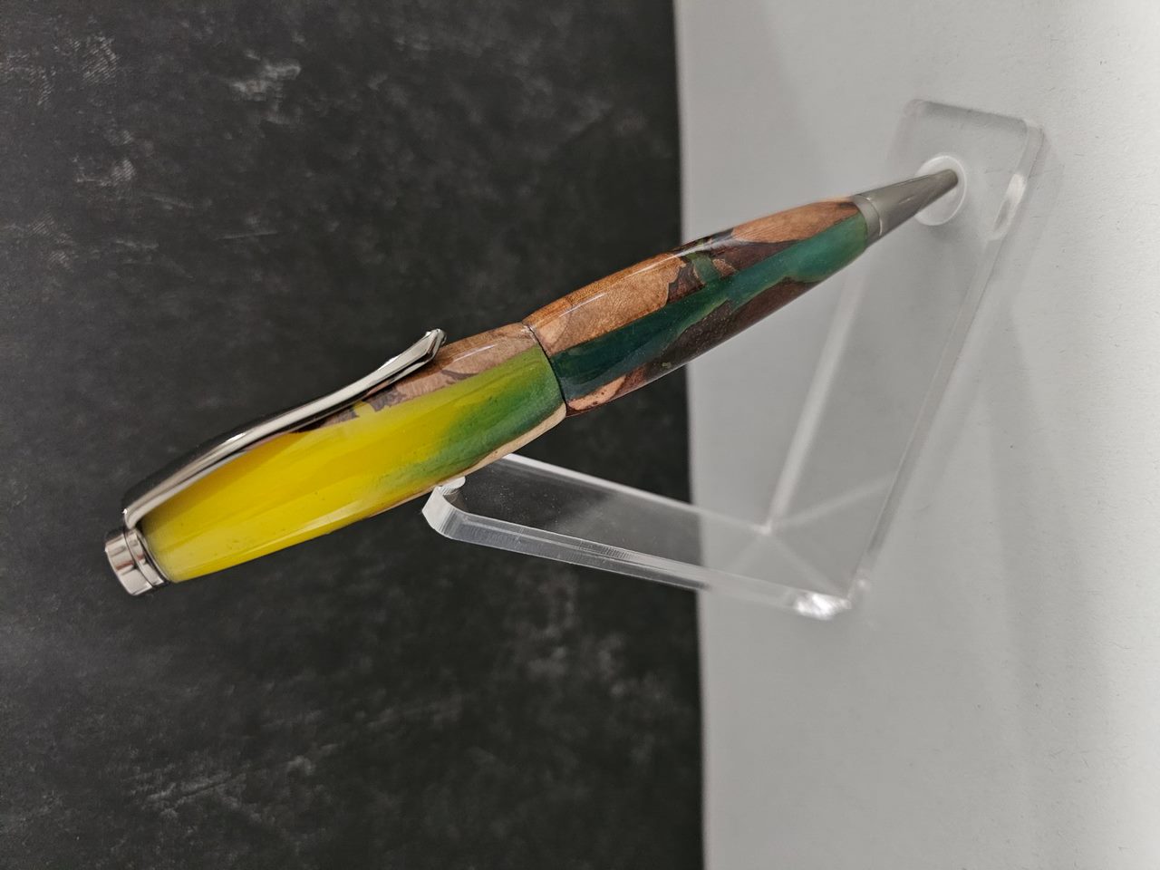Acrylic & Pecan Burl - Banana Spider