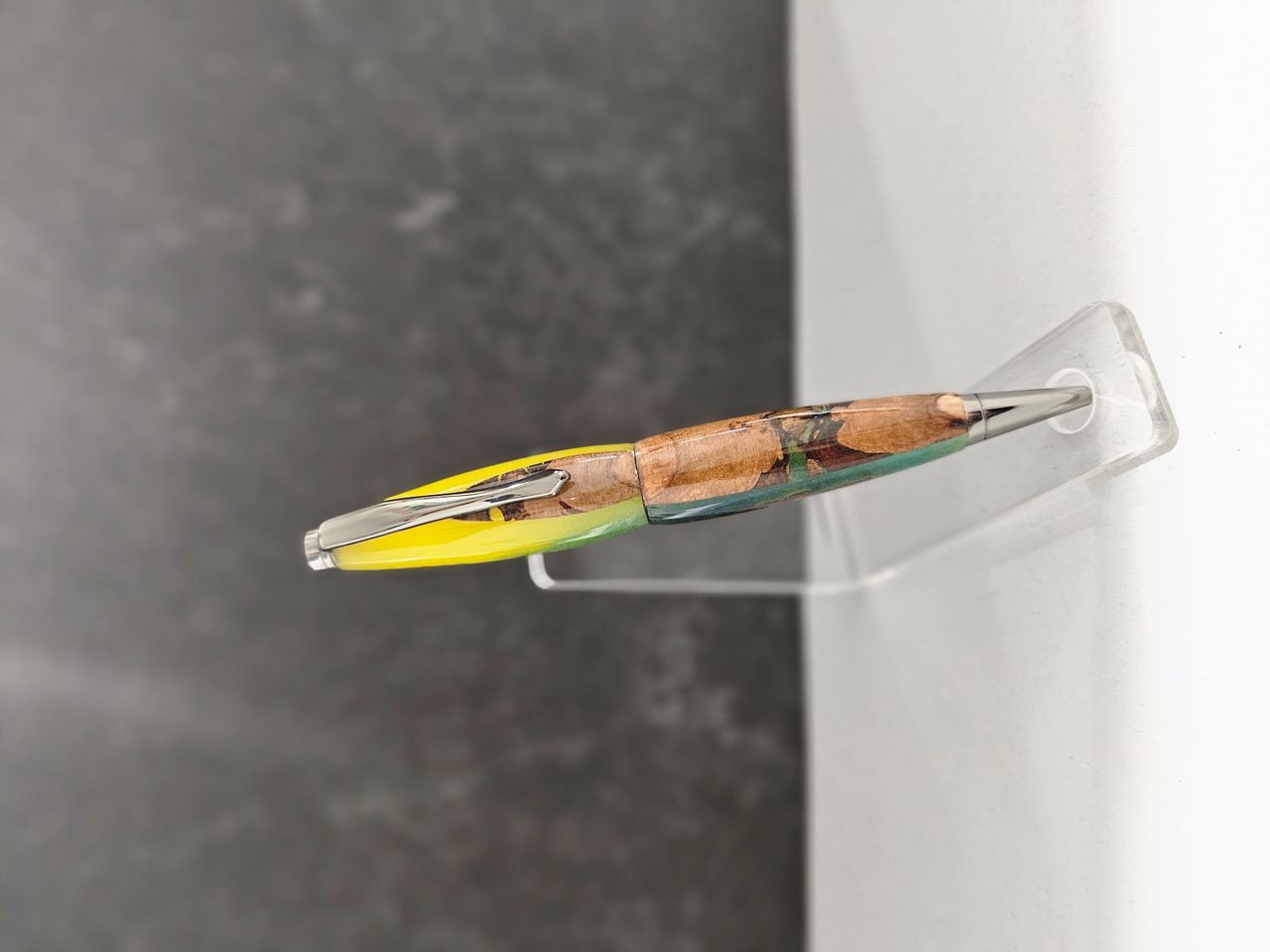 Acrylic & Pecan Burl - Banana Spider