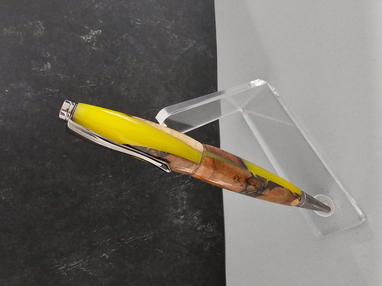 Acrylic & Pecan Burl - Banana Spider