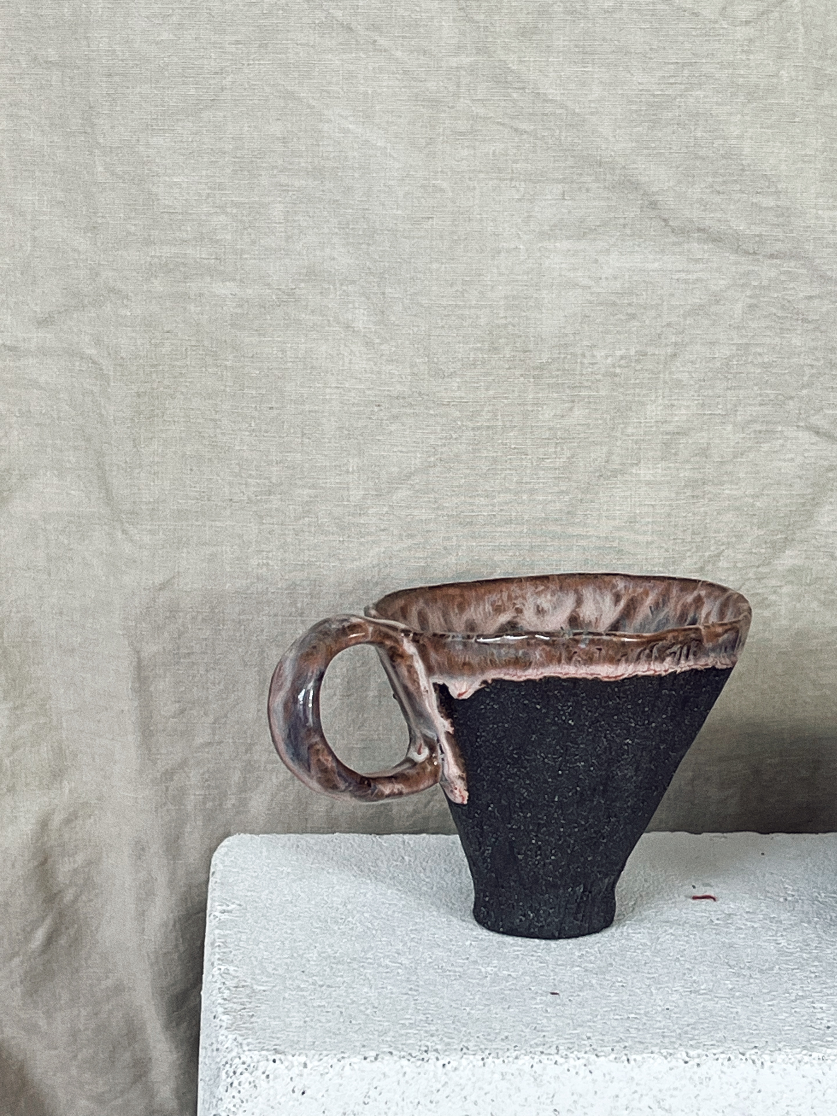 Rankų darbo keramikinis puodelis