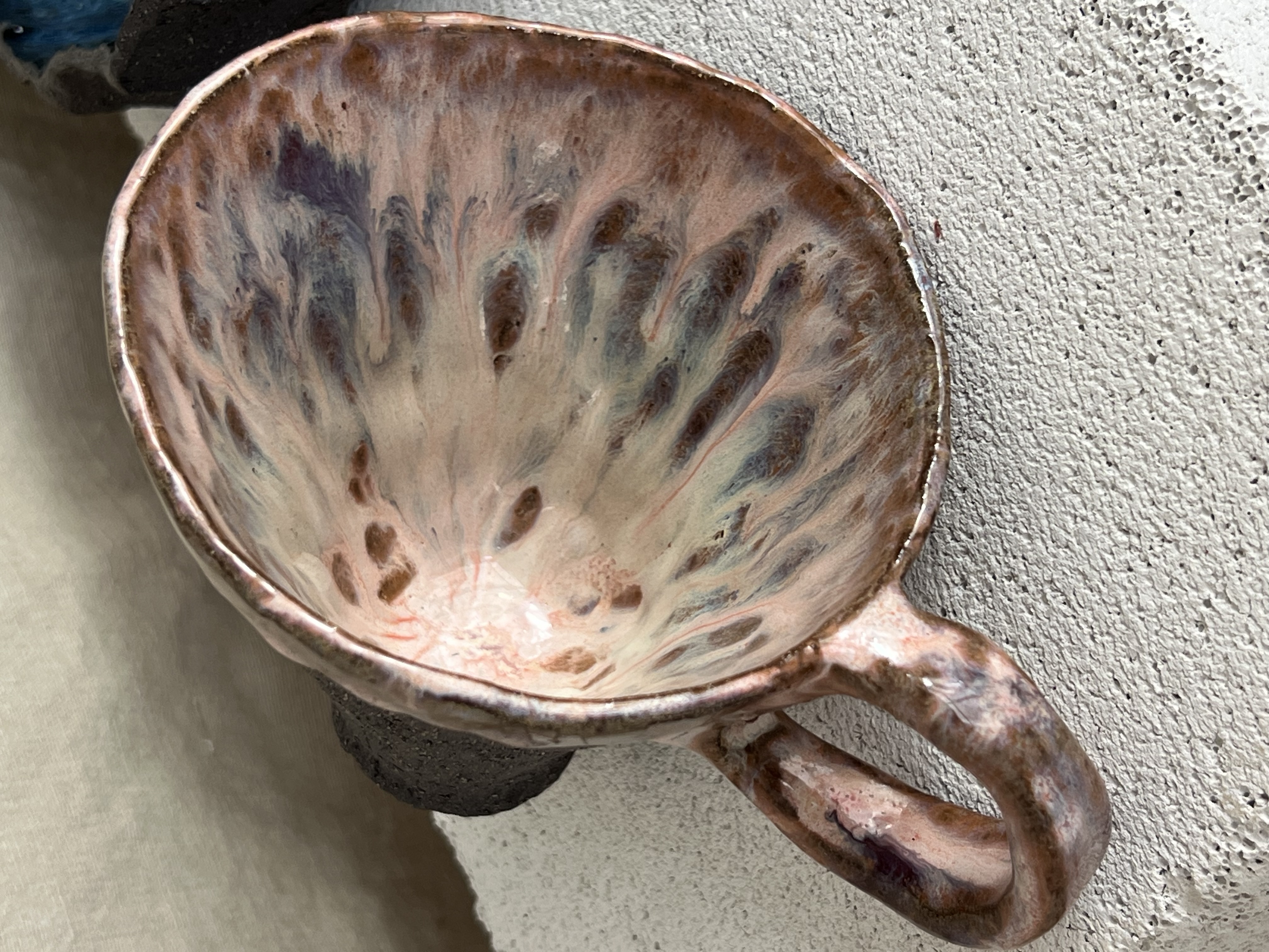 Rankų darbo keramikinis puodelis