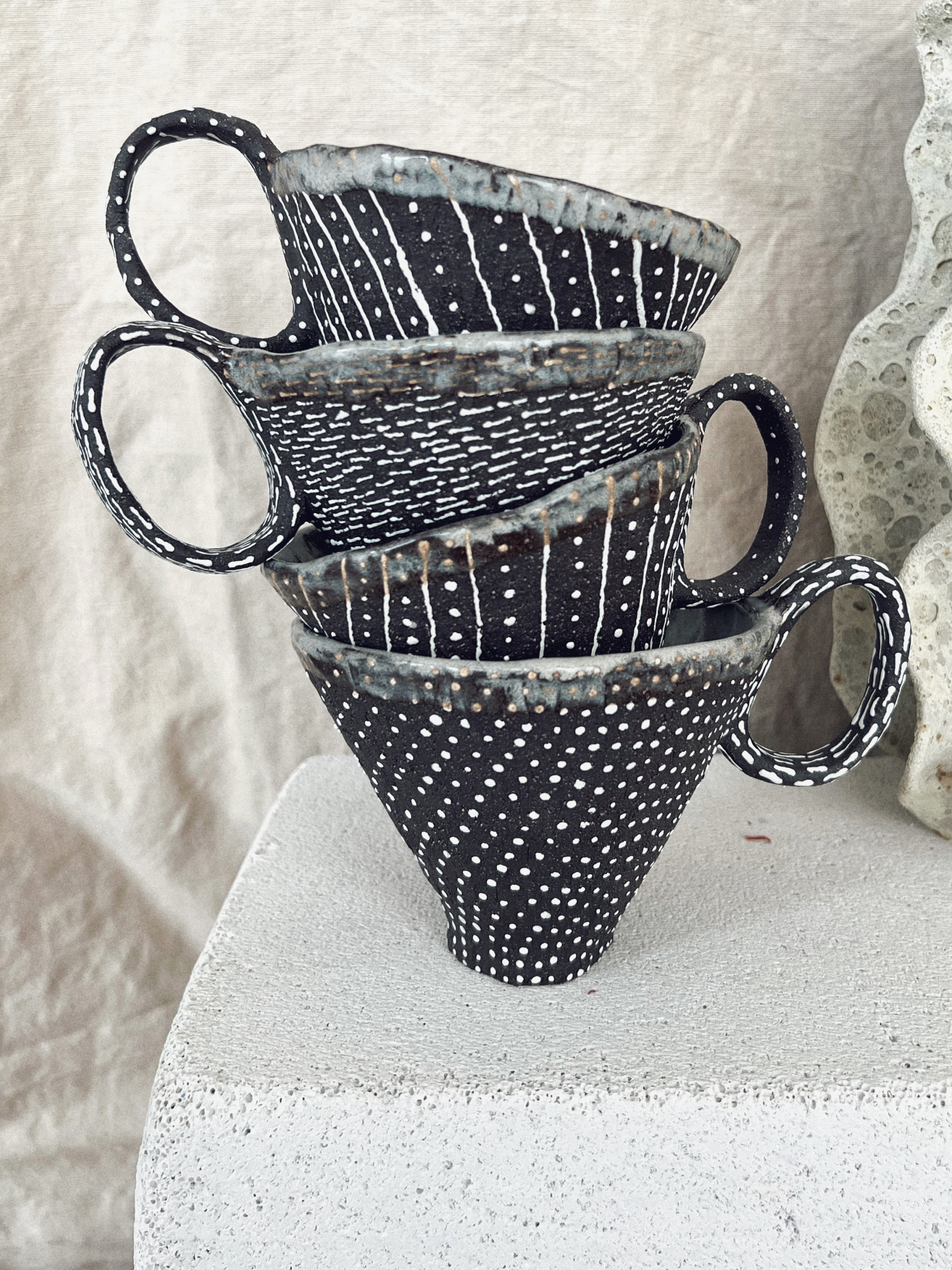 Rankų darbo keraminiai puodeliai " Pattern "