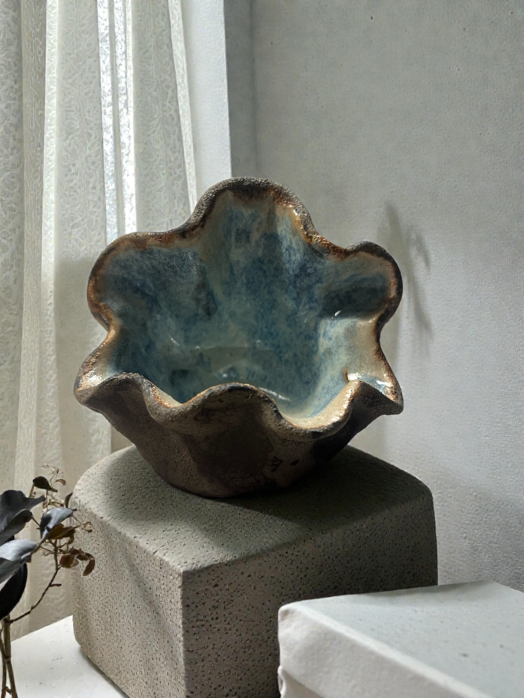 Tamsiosios kriauklės žvakidės/smilkalinės