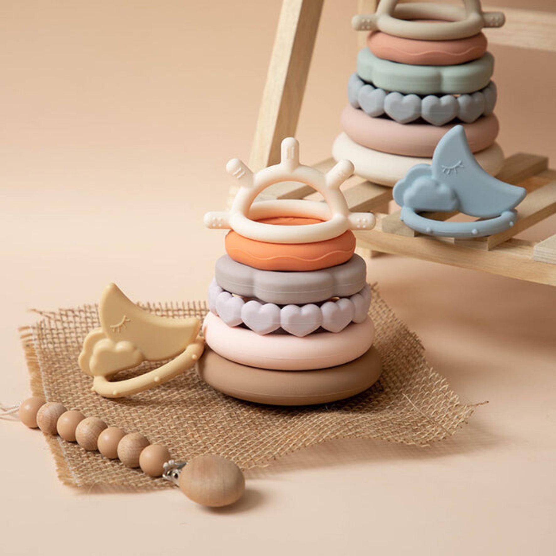 Kramtomų žiedelių bokštelis