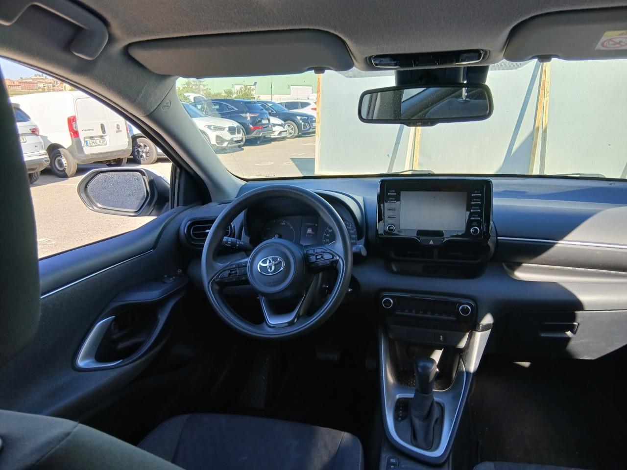 TOYOTA Yaris  berlina con portón 1.5 120H Business Plus