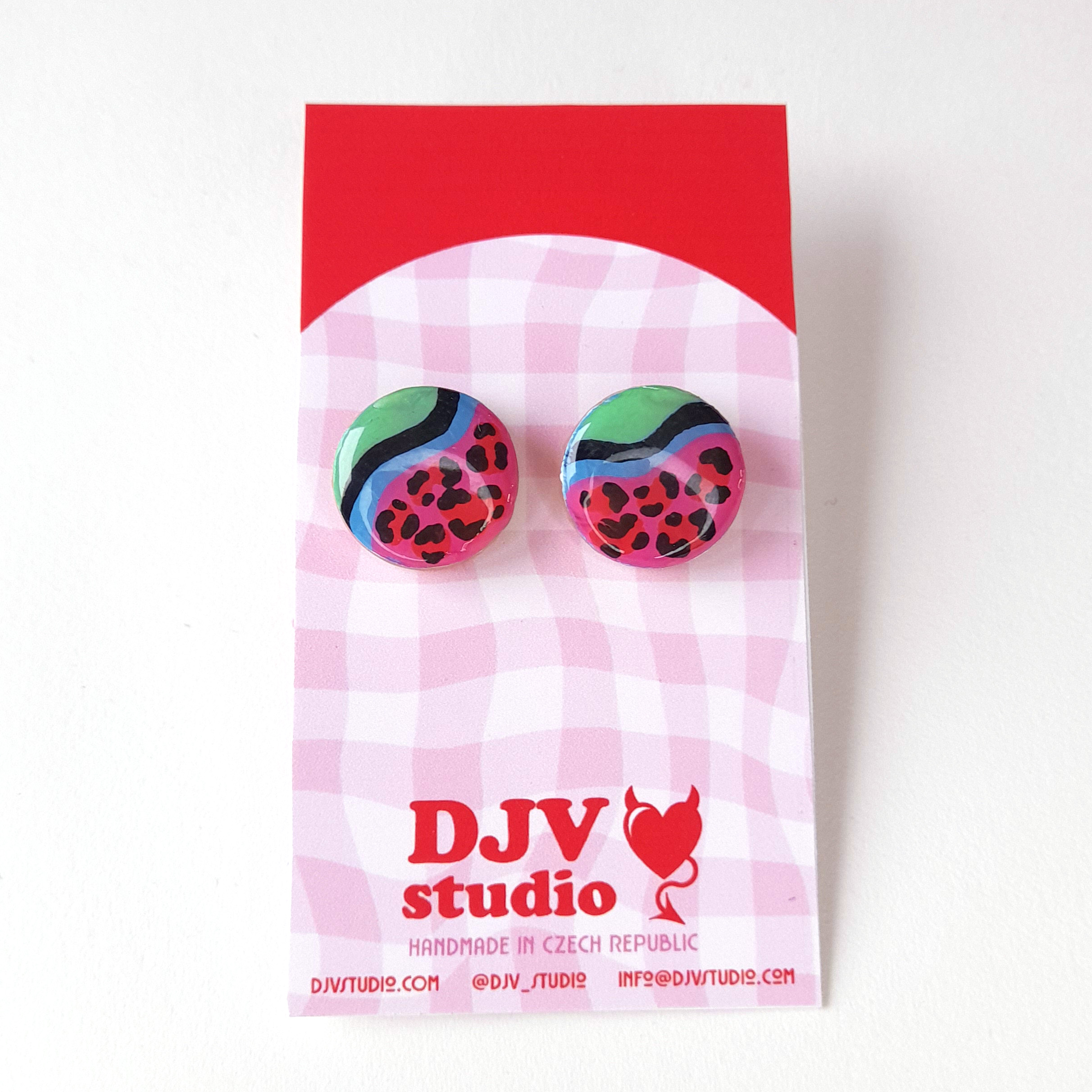 KIRA statement studs in green and hot pink