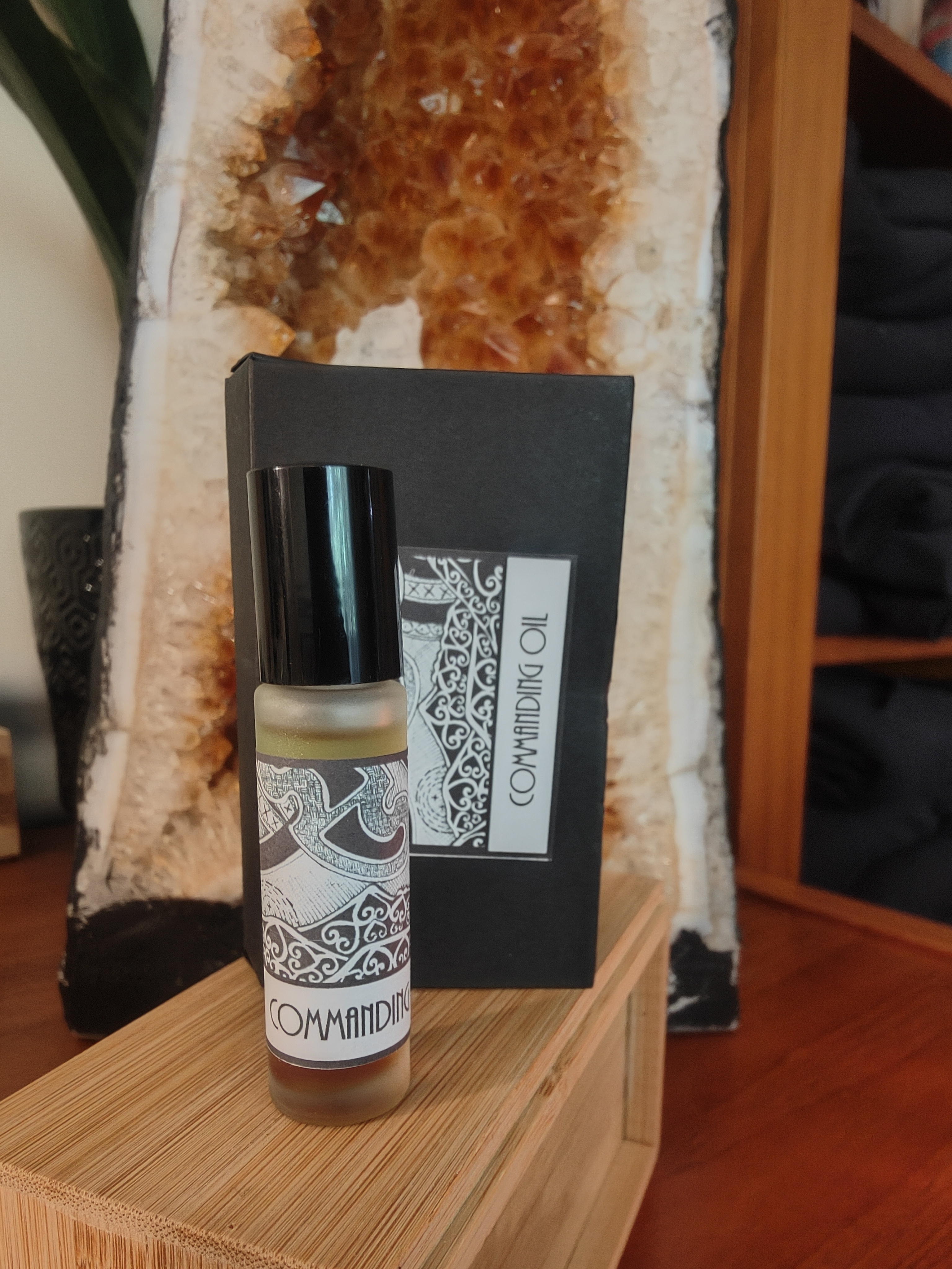 Sacred Perfume - COMMANDING