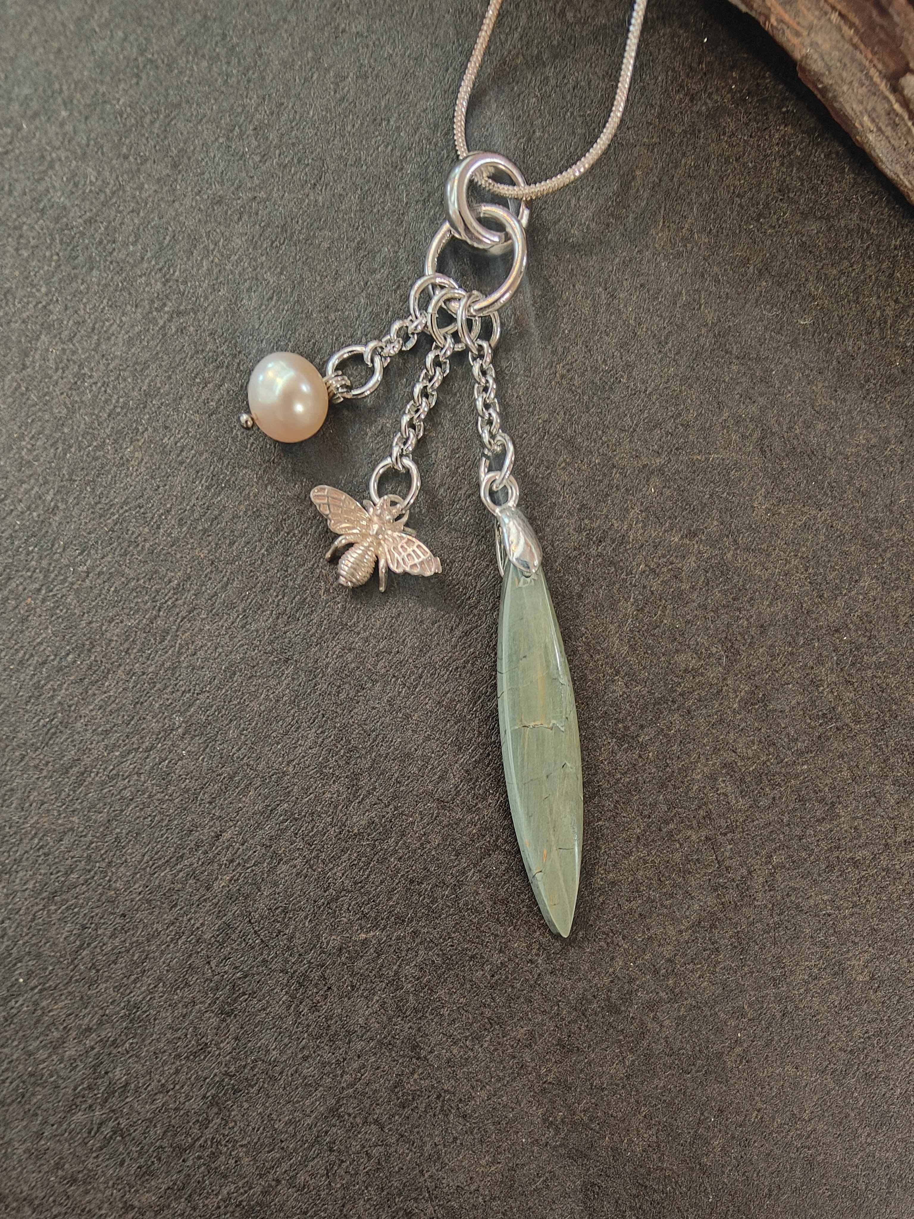 Serpentine, pink pearl and bee necklace