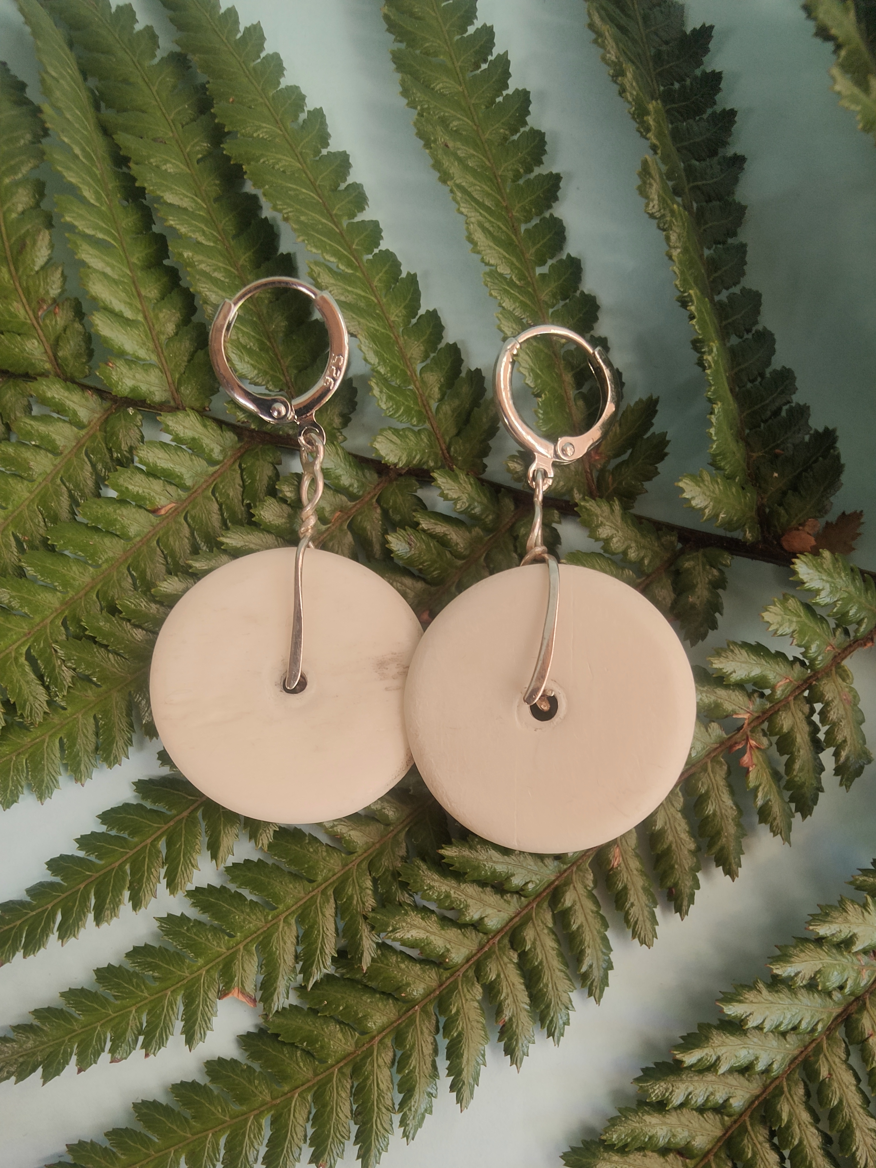 EMTM40 - Porowhita Earrings