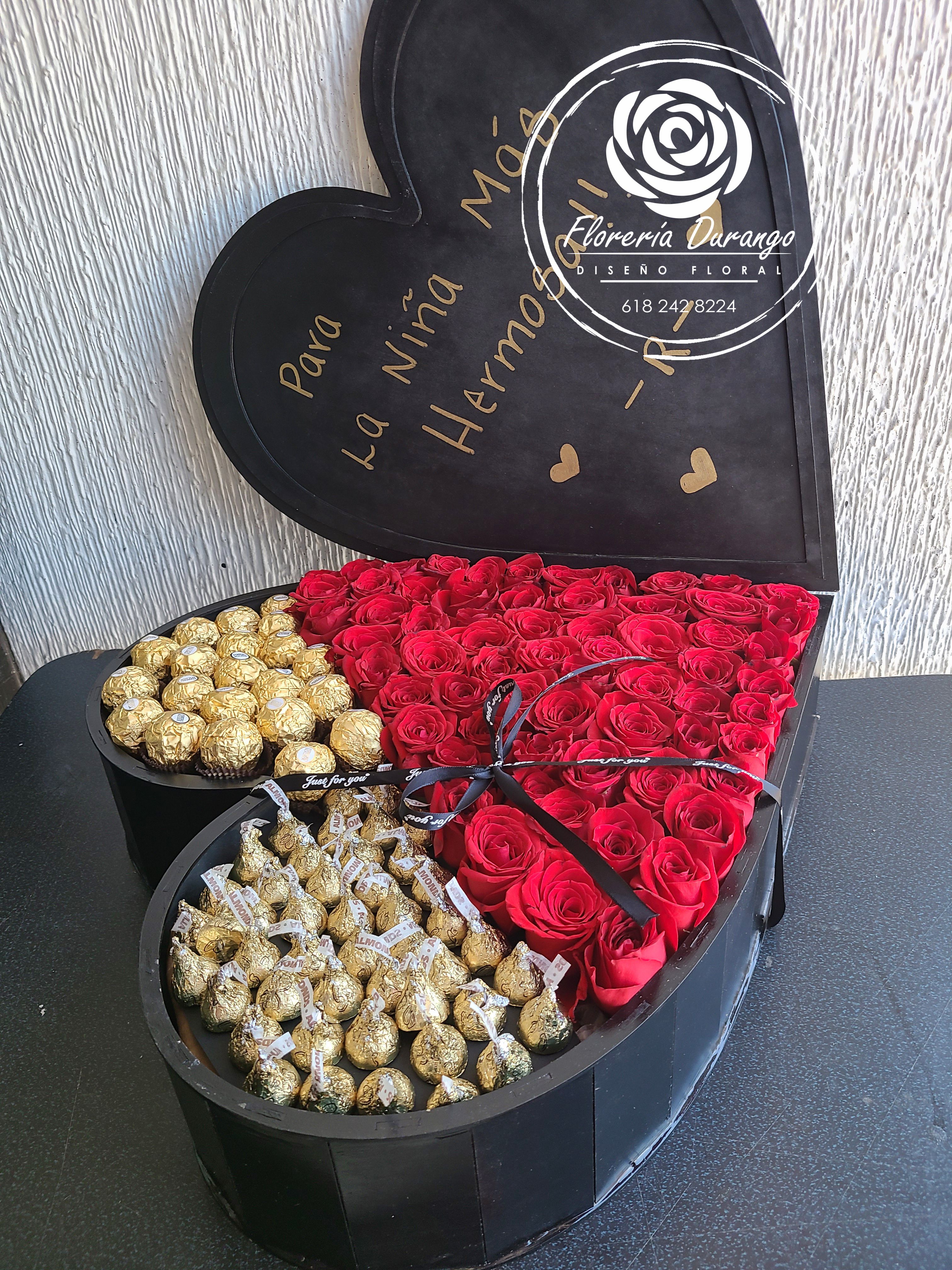 Corazon grande con chocolates