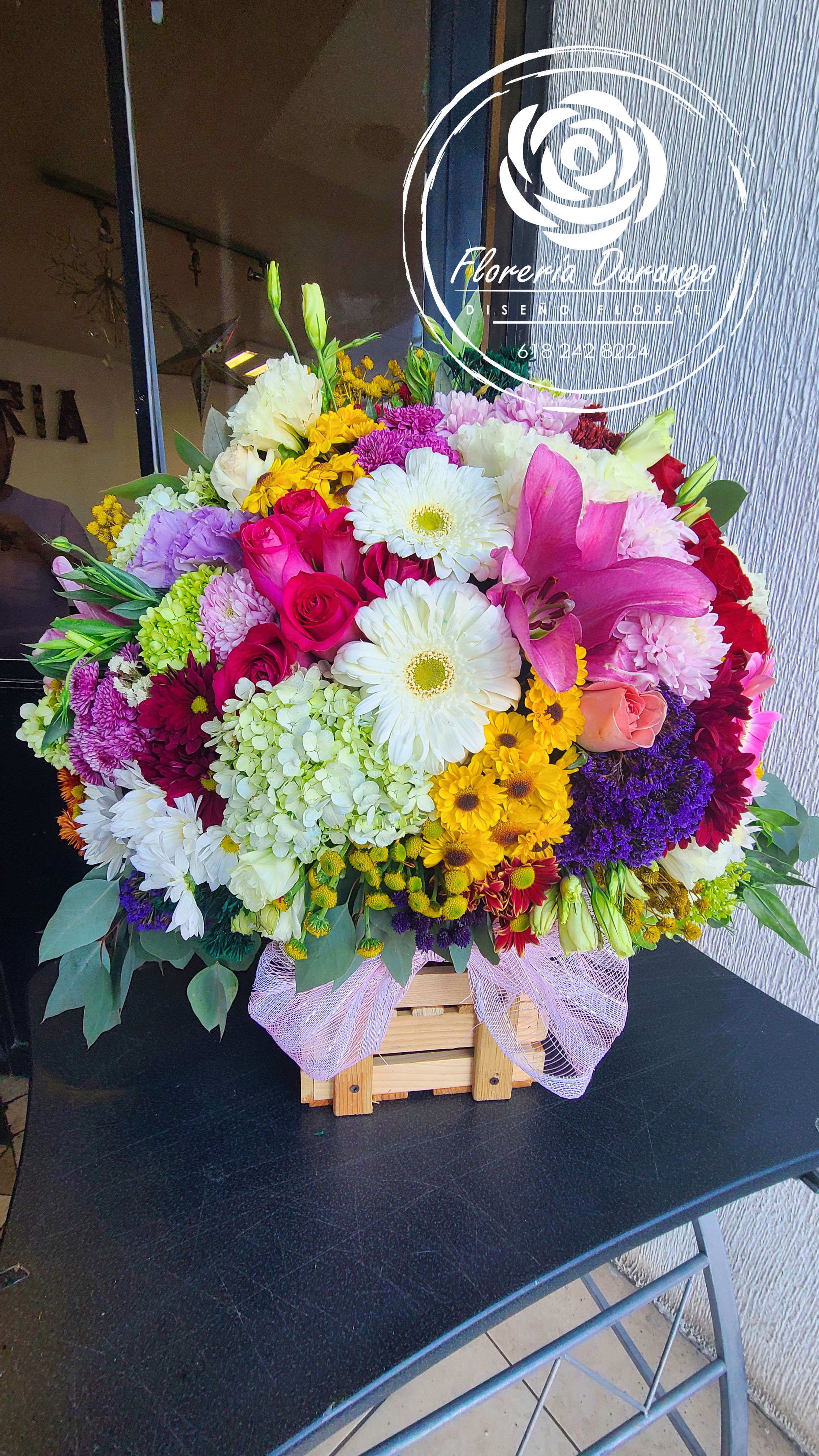 Bouquet de flores variadas mediano