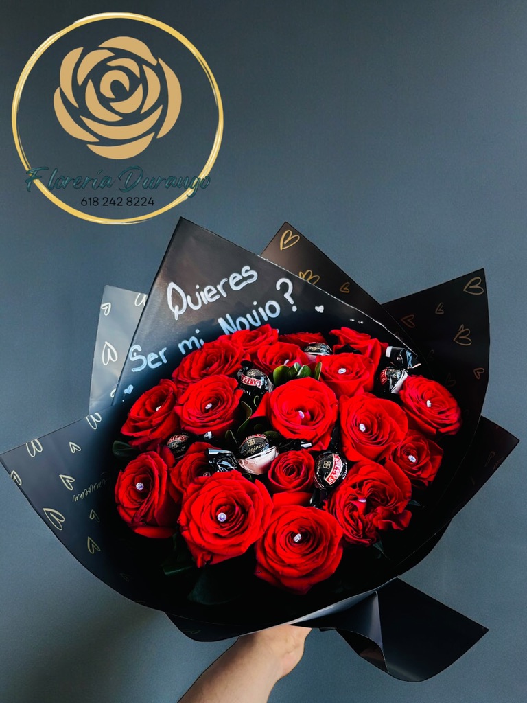 Ramo de rosas con chocolates